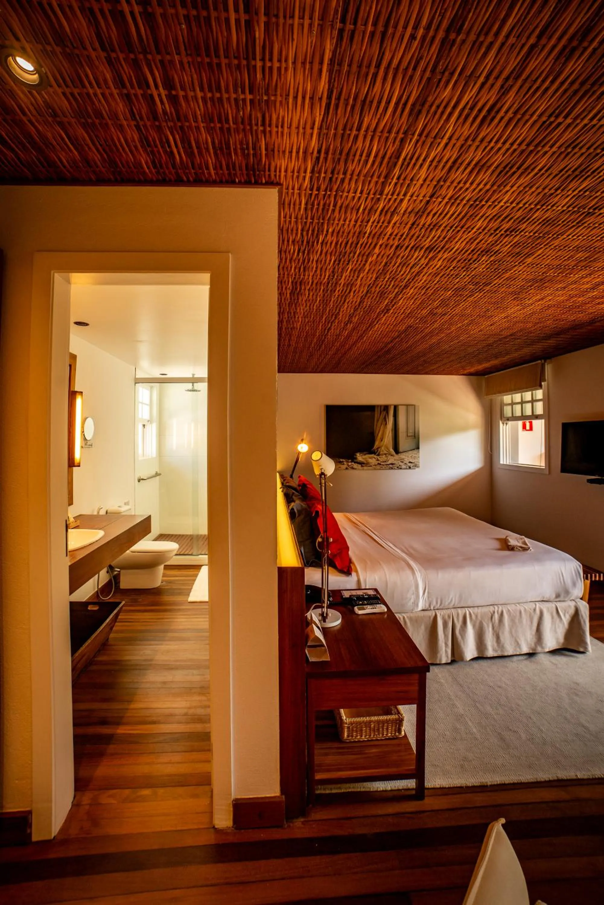 Bed in Pousada Literária de Paraty