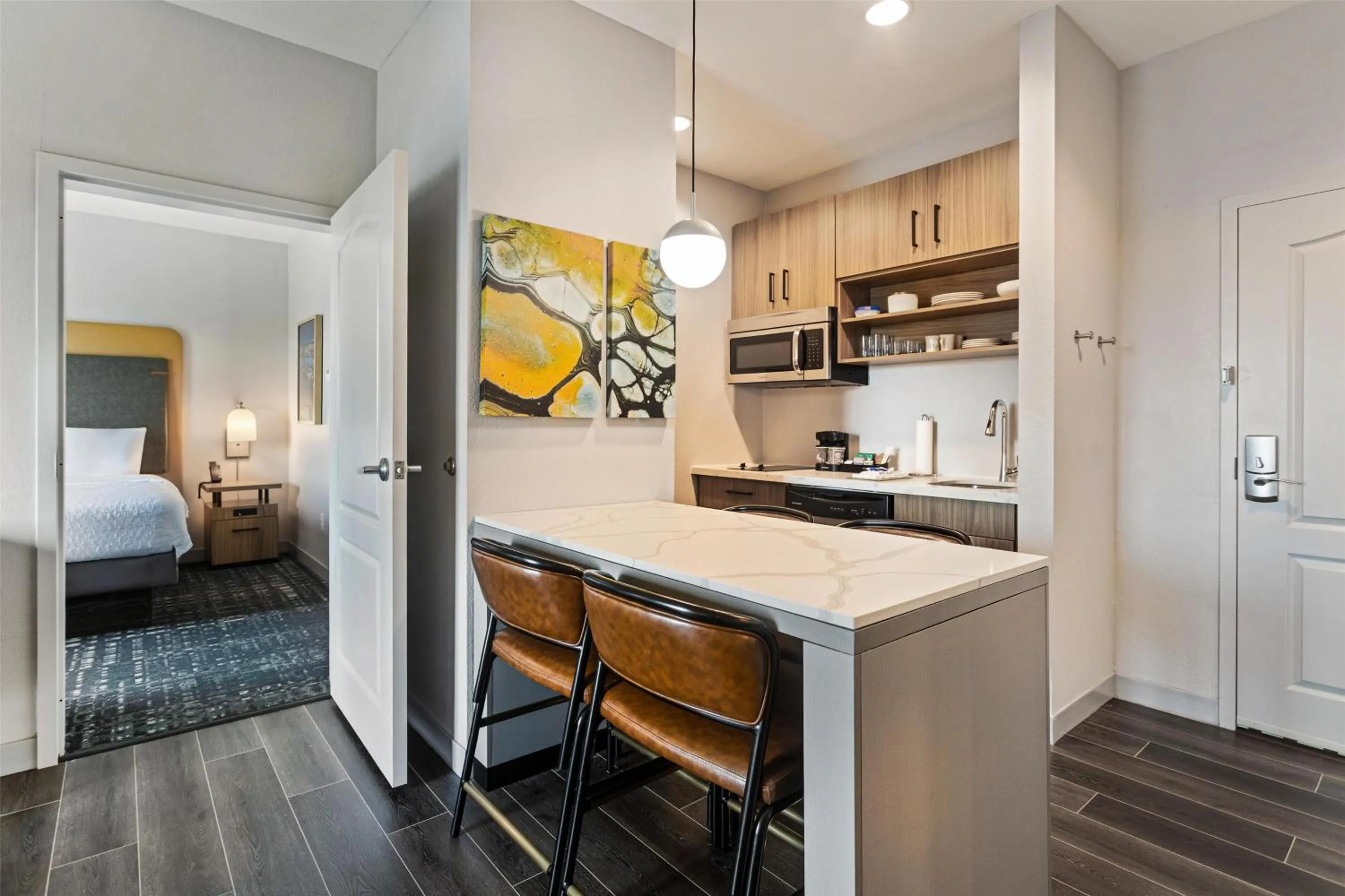 Kitchen or kitchenette, Bed in Homewood Suites Beaumont