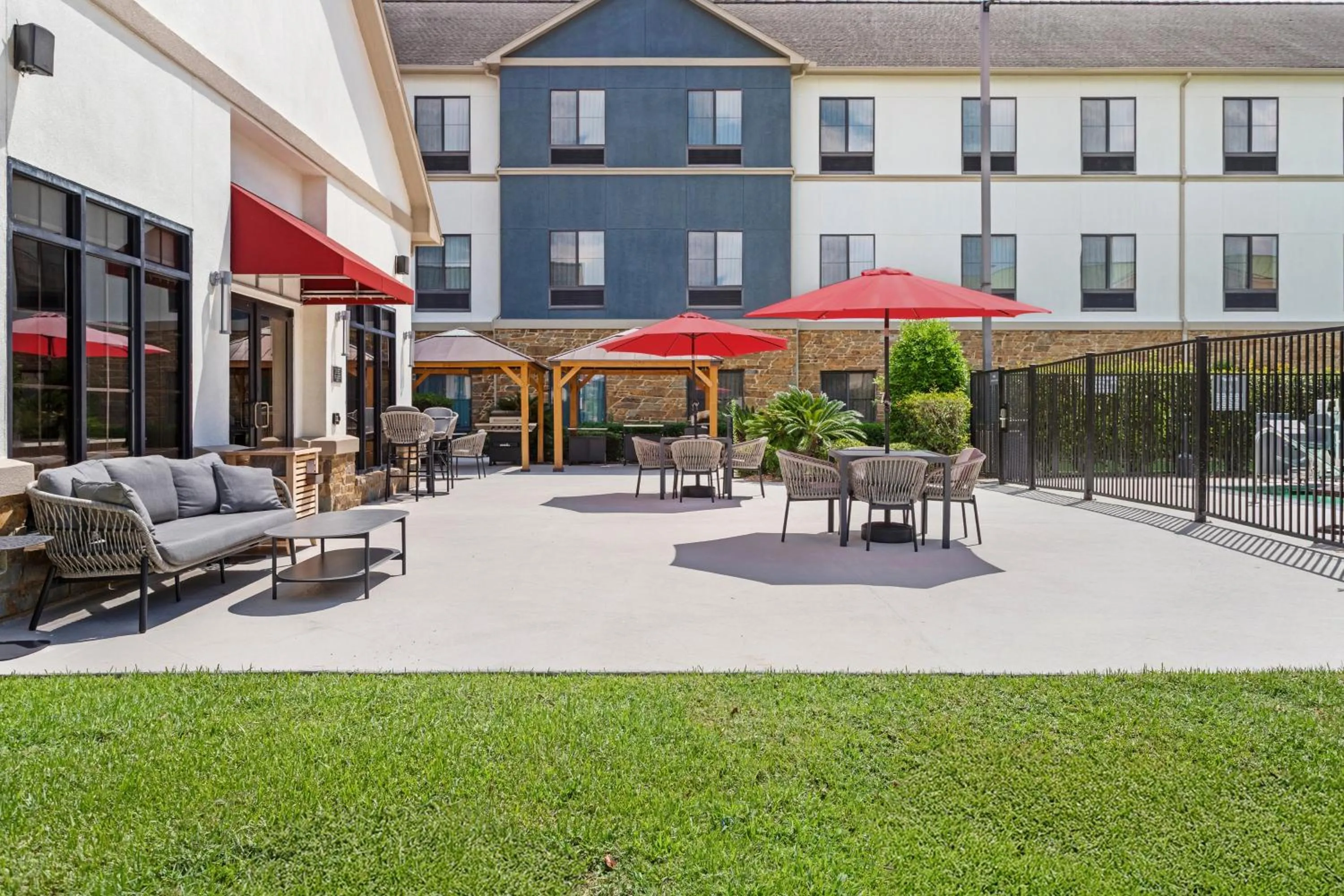 Property building in Homewood Suites Beaumont