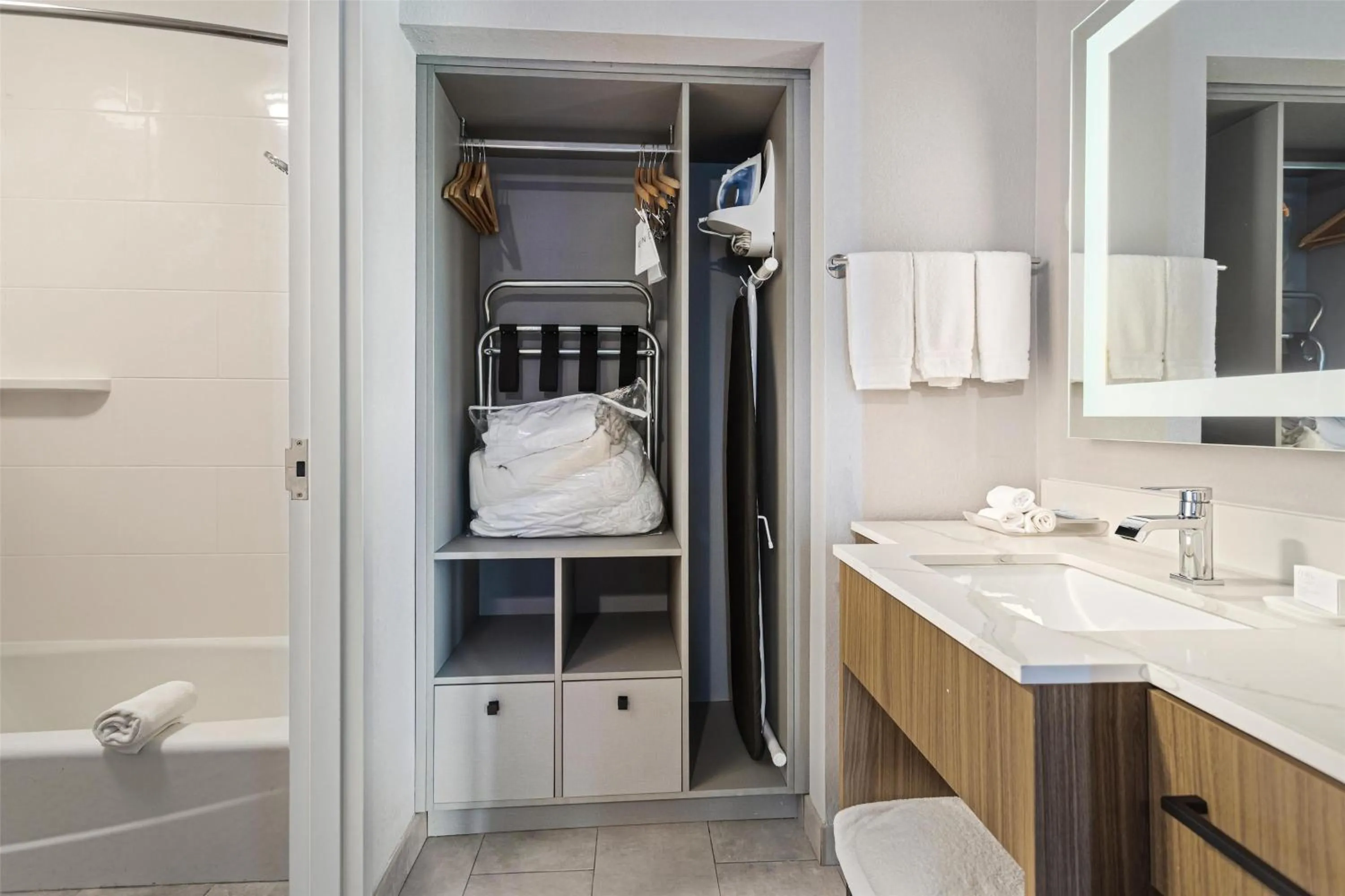 Bathroom in Homewood Suites Beaumont