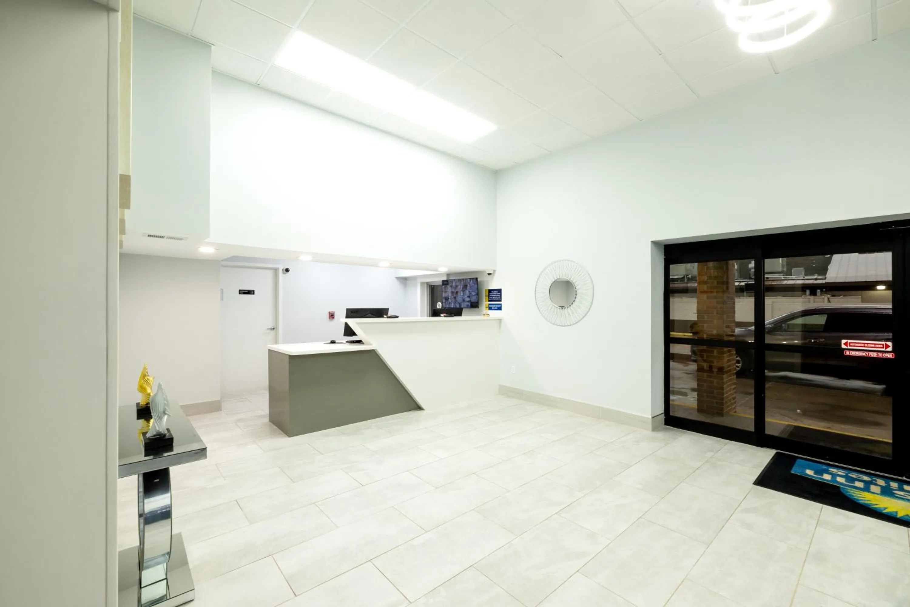 Lobby or reception in Days Inn & Suites by Wyndham Bossier City - Casino Area