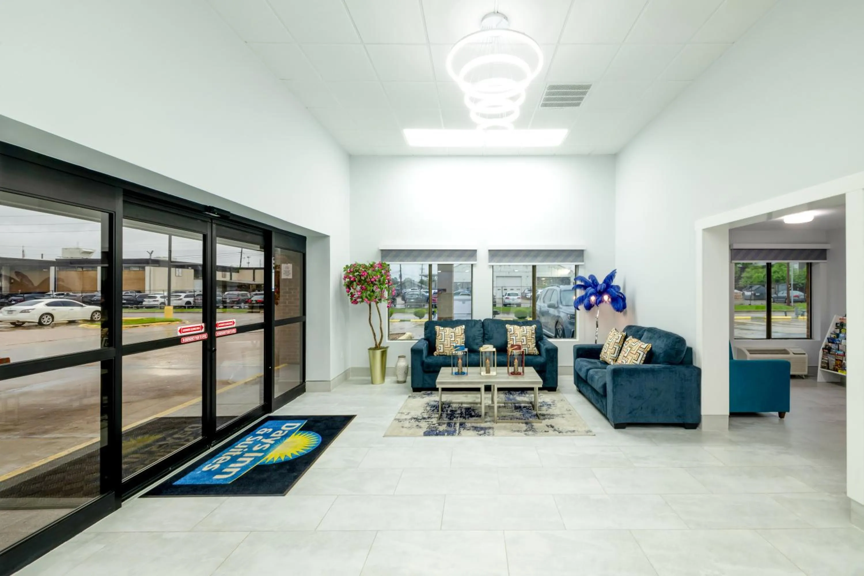 Lobby or reception, Bed in Days Inn & Suites by Wyndham Bossier City - Casino Area