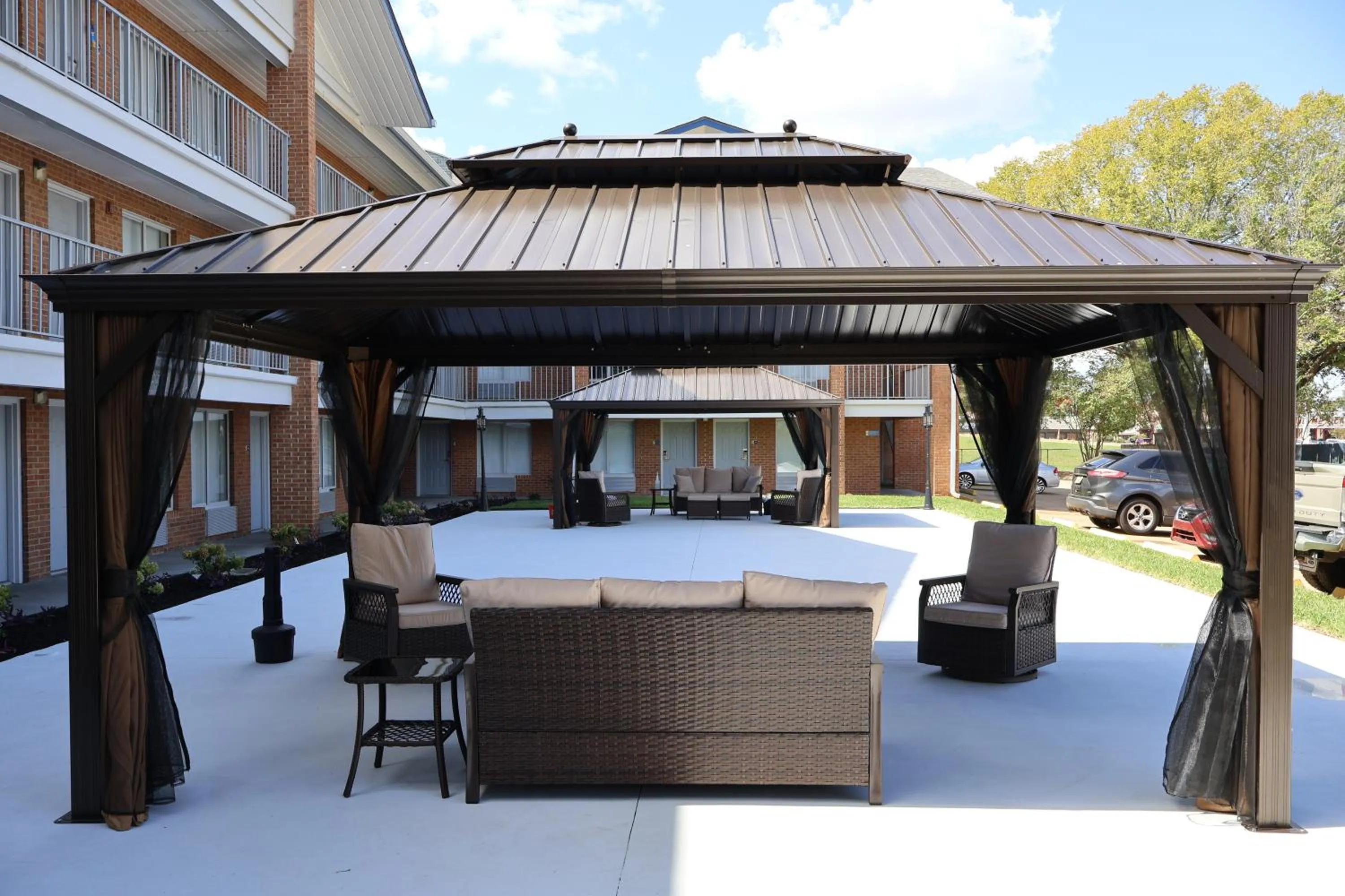 Seating area in Days Inn & Suites by Wyndham Bossier City - Casino Area