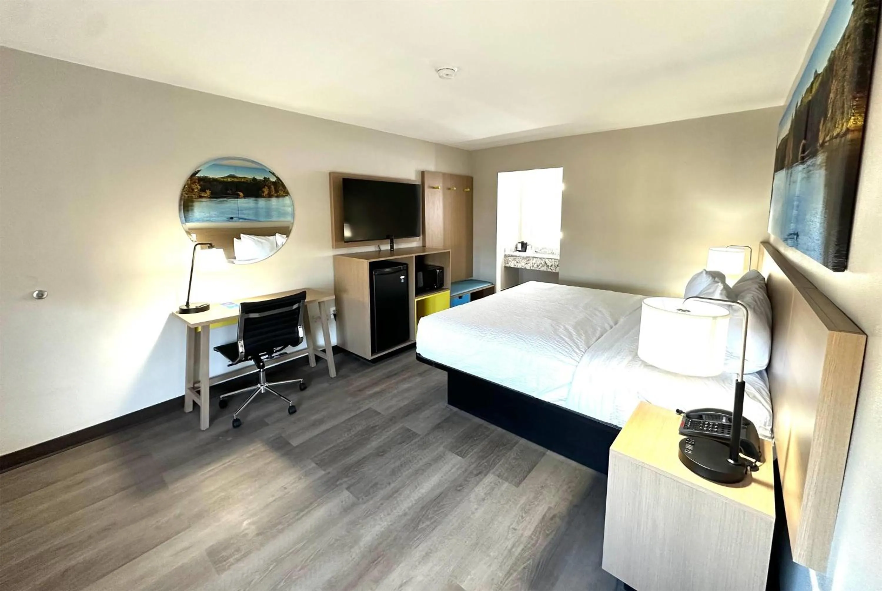 Photo of the whole room in EconomyLodge