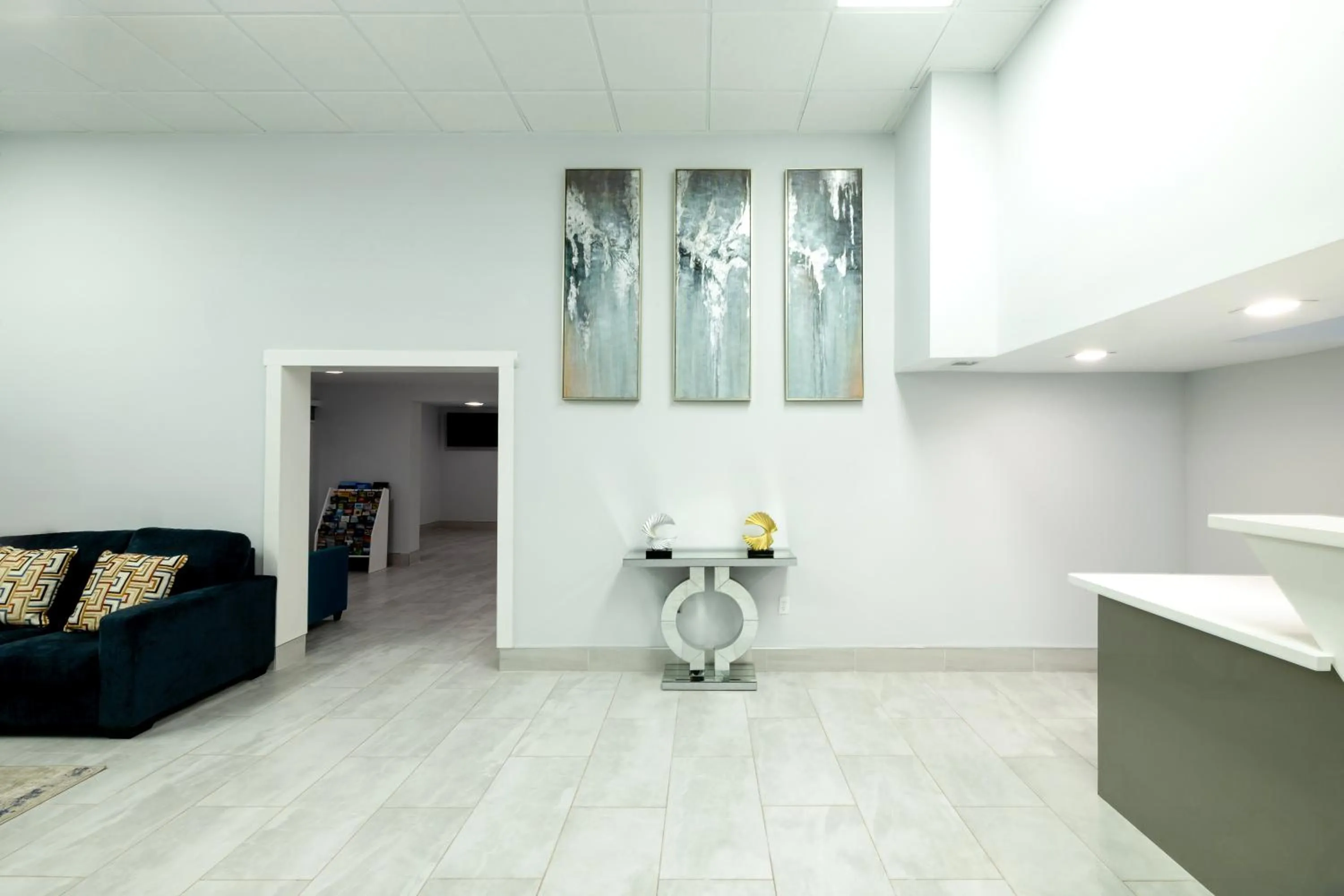 Lobby or reception in Days Inn & Suites by Wyndham Bossier City - Casino Area