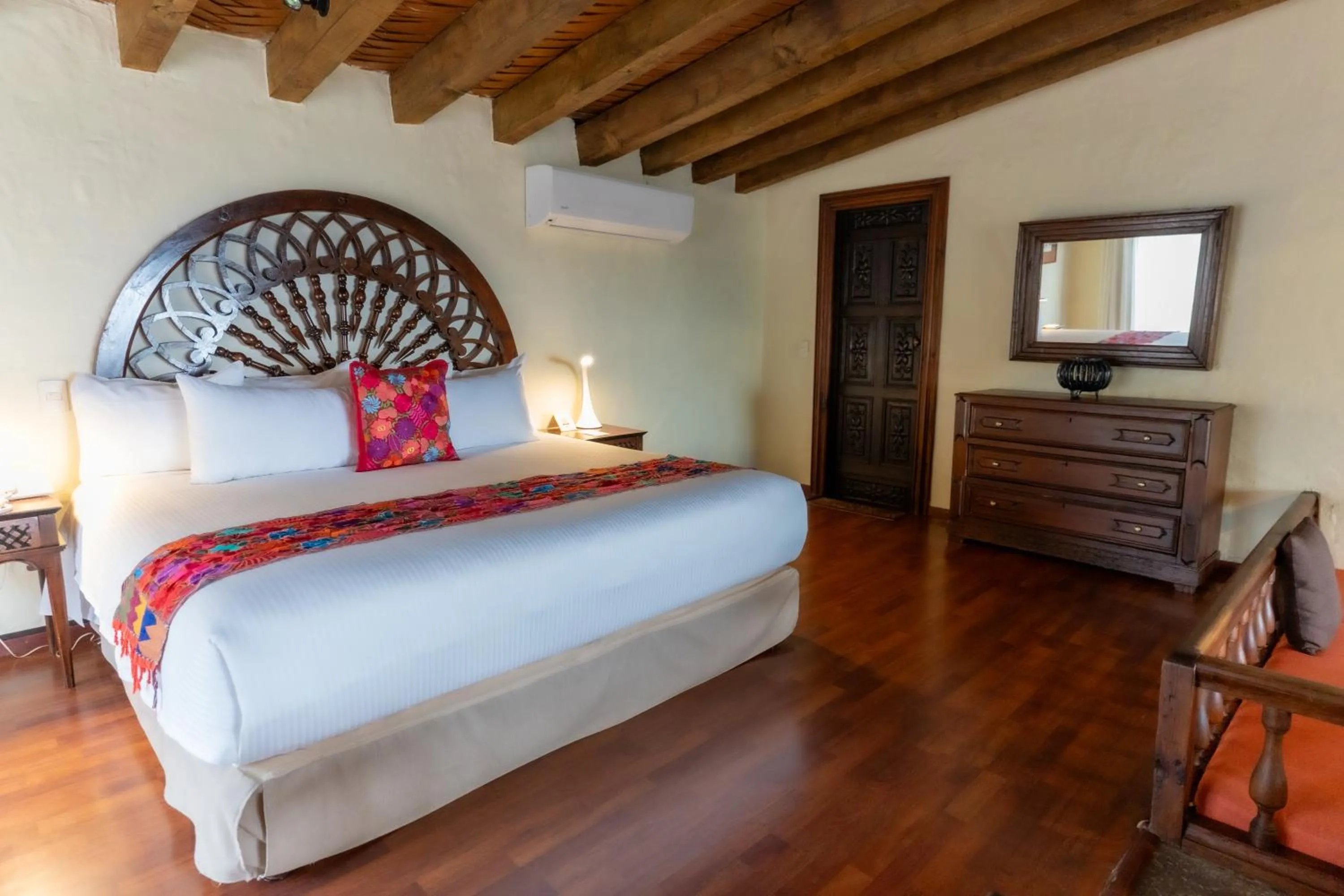 Bed in Villa Montaña Hotel & Spa