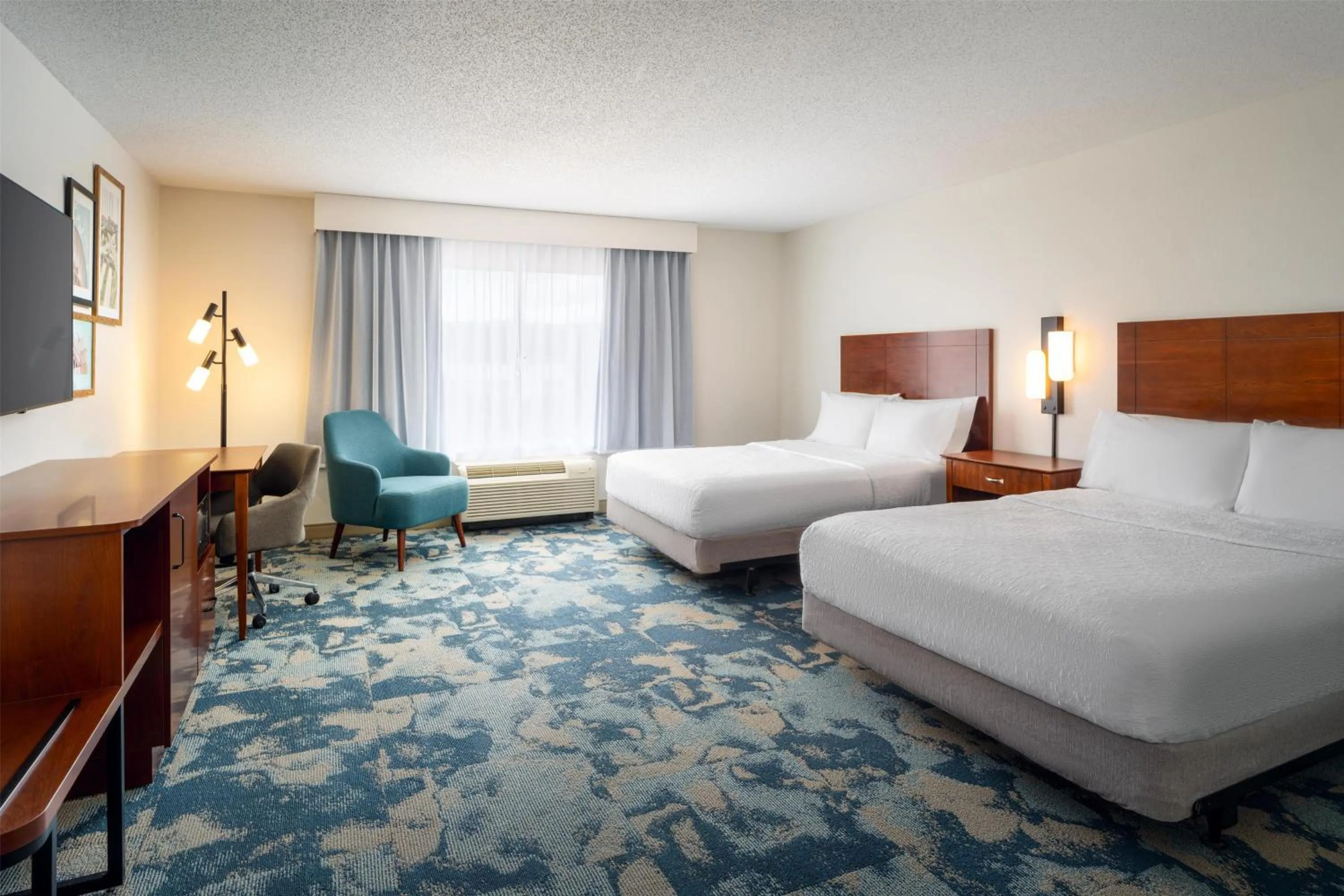 Bed in Hampton Inn & Suites Knoxville-Turkey Creek Farragut