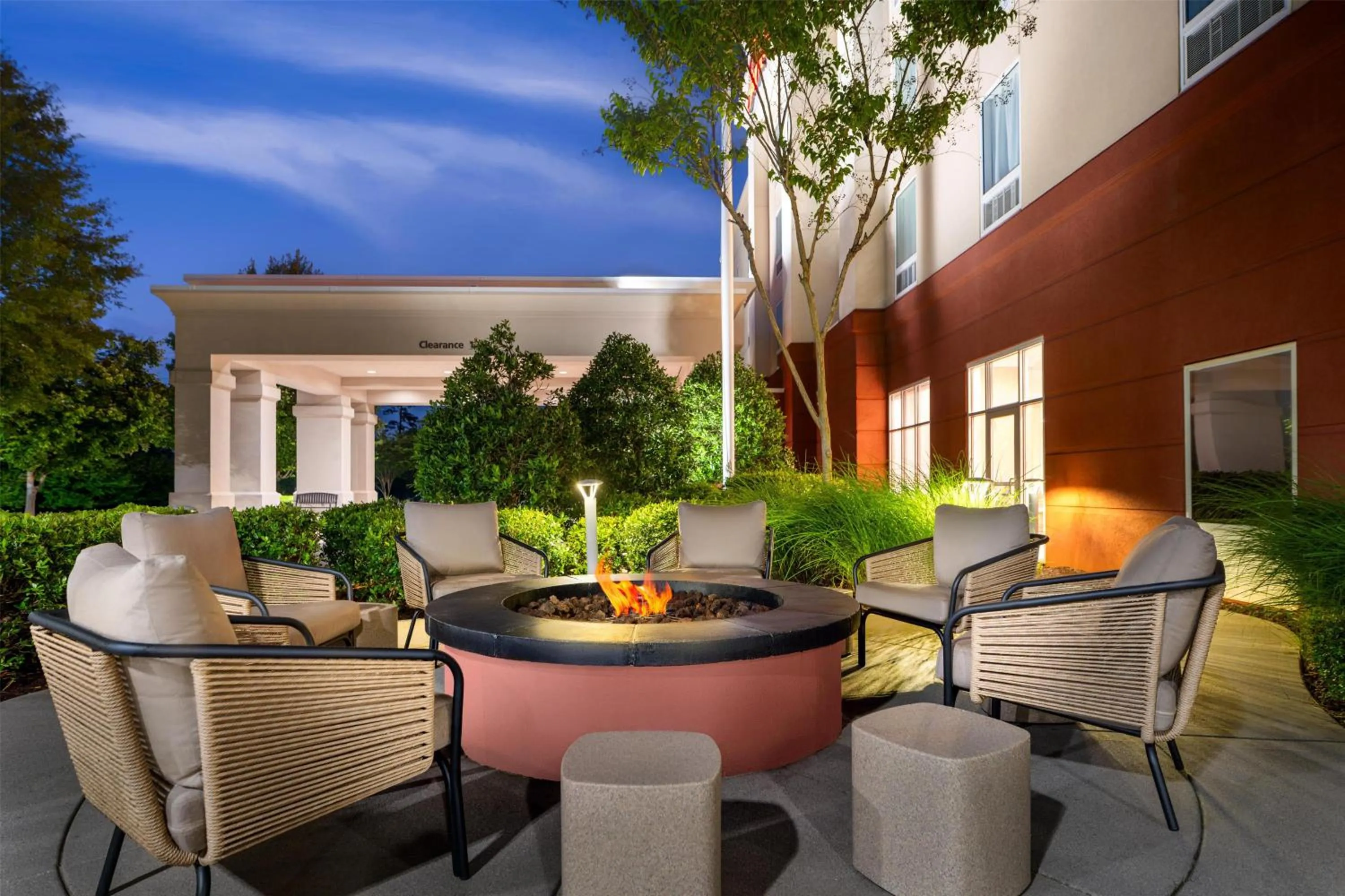 Patio in Hampton Inn & Suites Knoxville-Turkey Creek Farragut