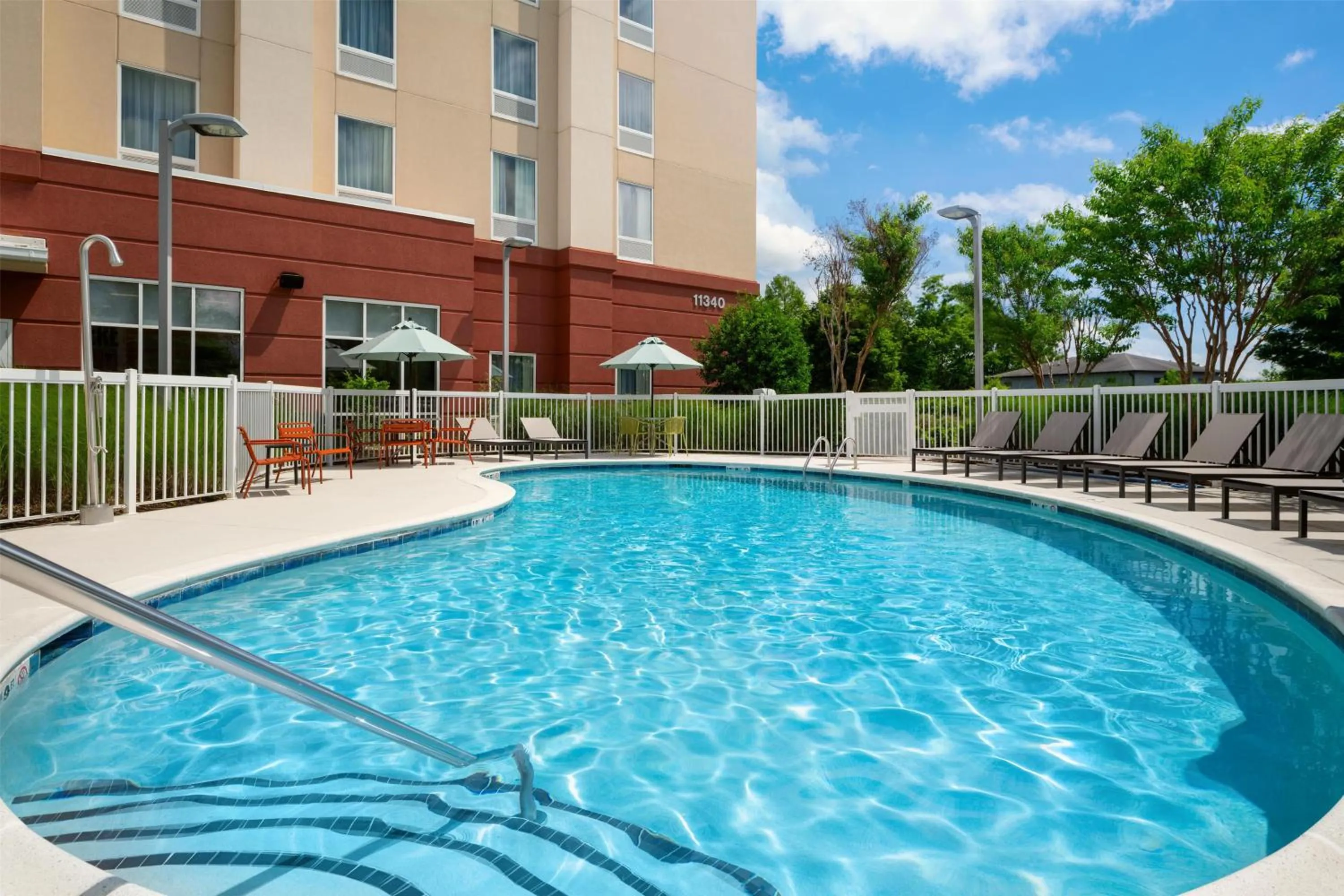 Pool view in Hampton Inn & Suites Knoxville-Turkey Creek Farragut