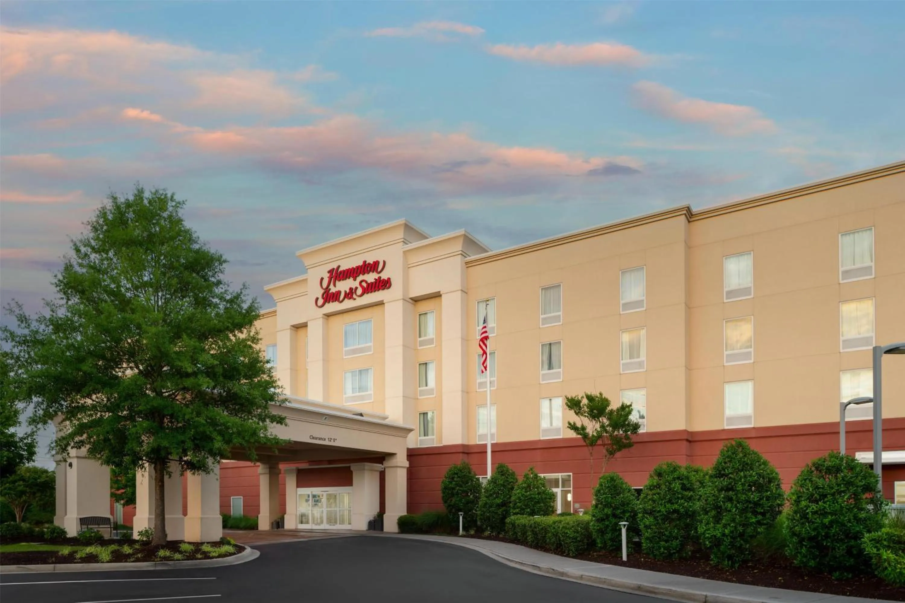 Property building in Hampton Inn & Suites Knoxville-Turkey Creek Farragut