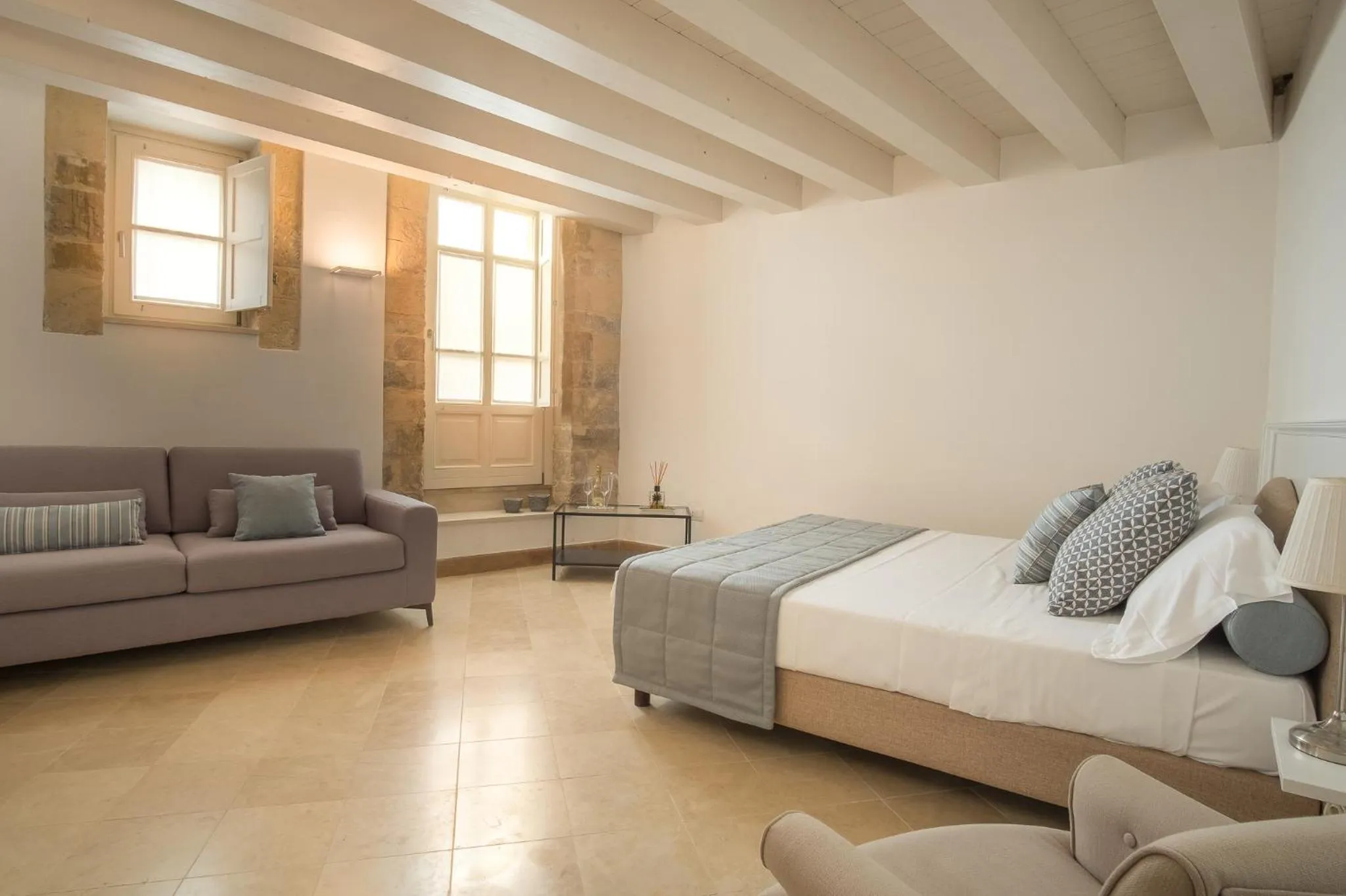 Photo of the whole room, Bed in Palazzo Alfeo Aparthotel