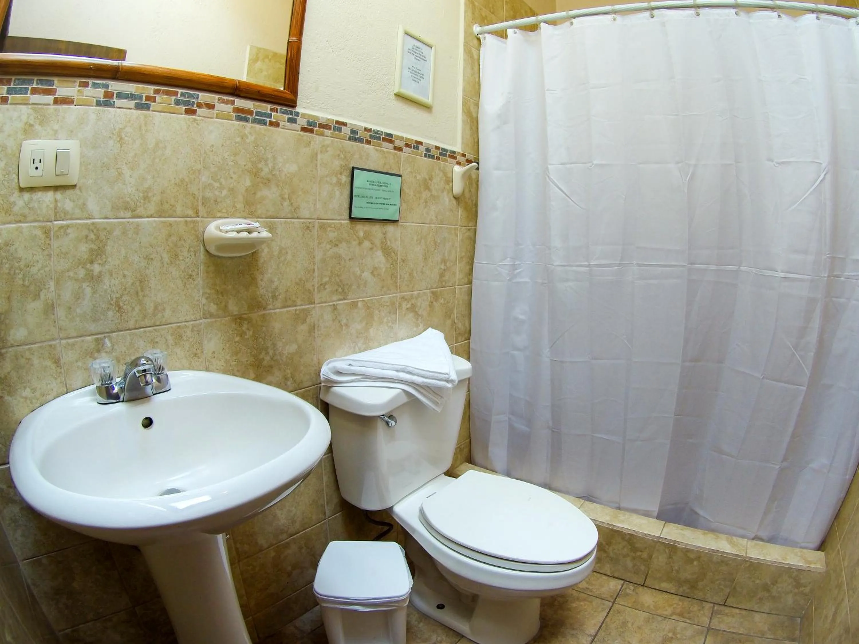 Shower in Casa del Arupo