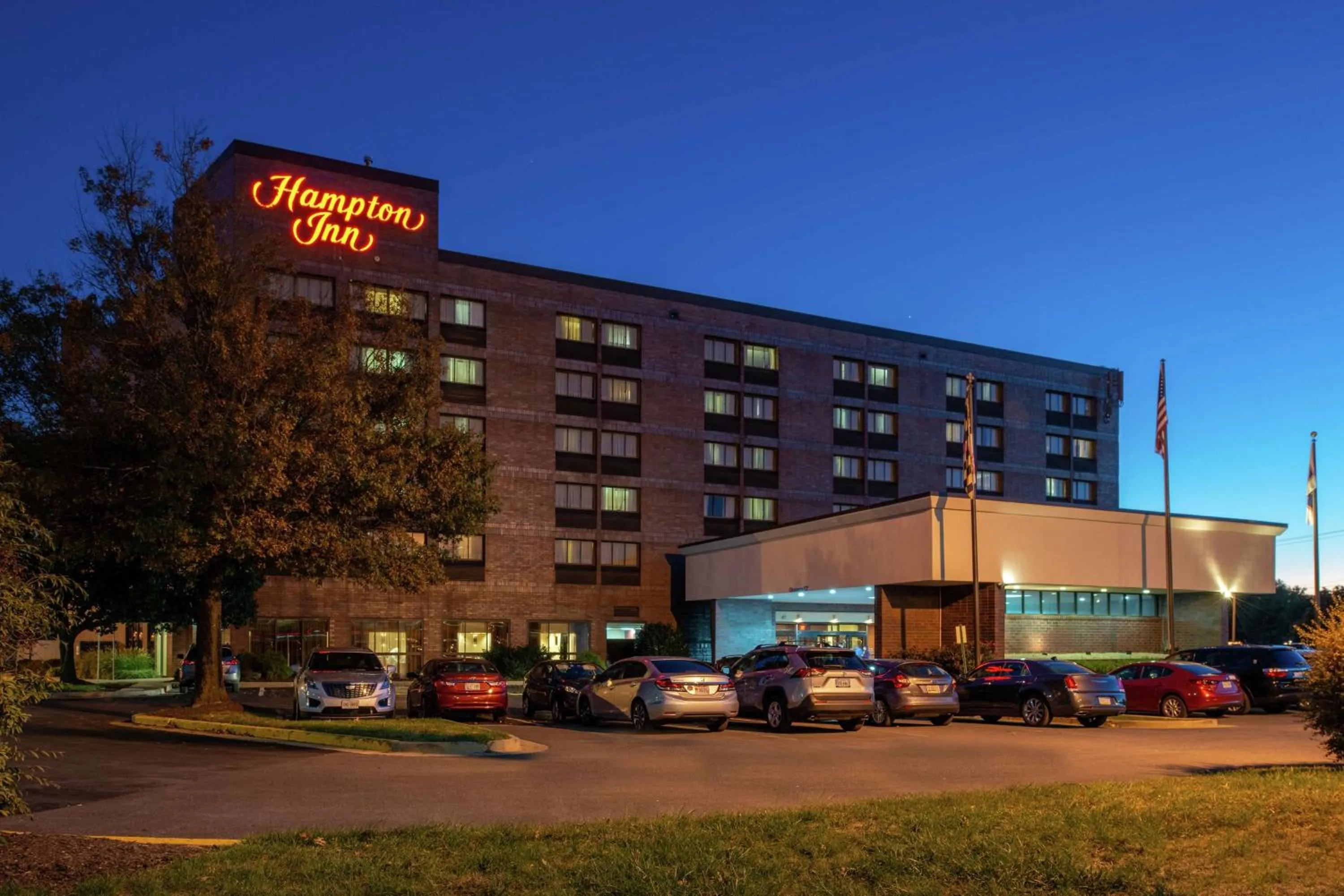 Property building in Hampton Inn Frederick