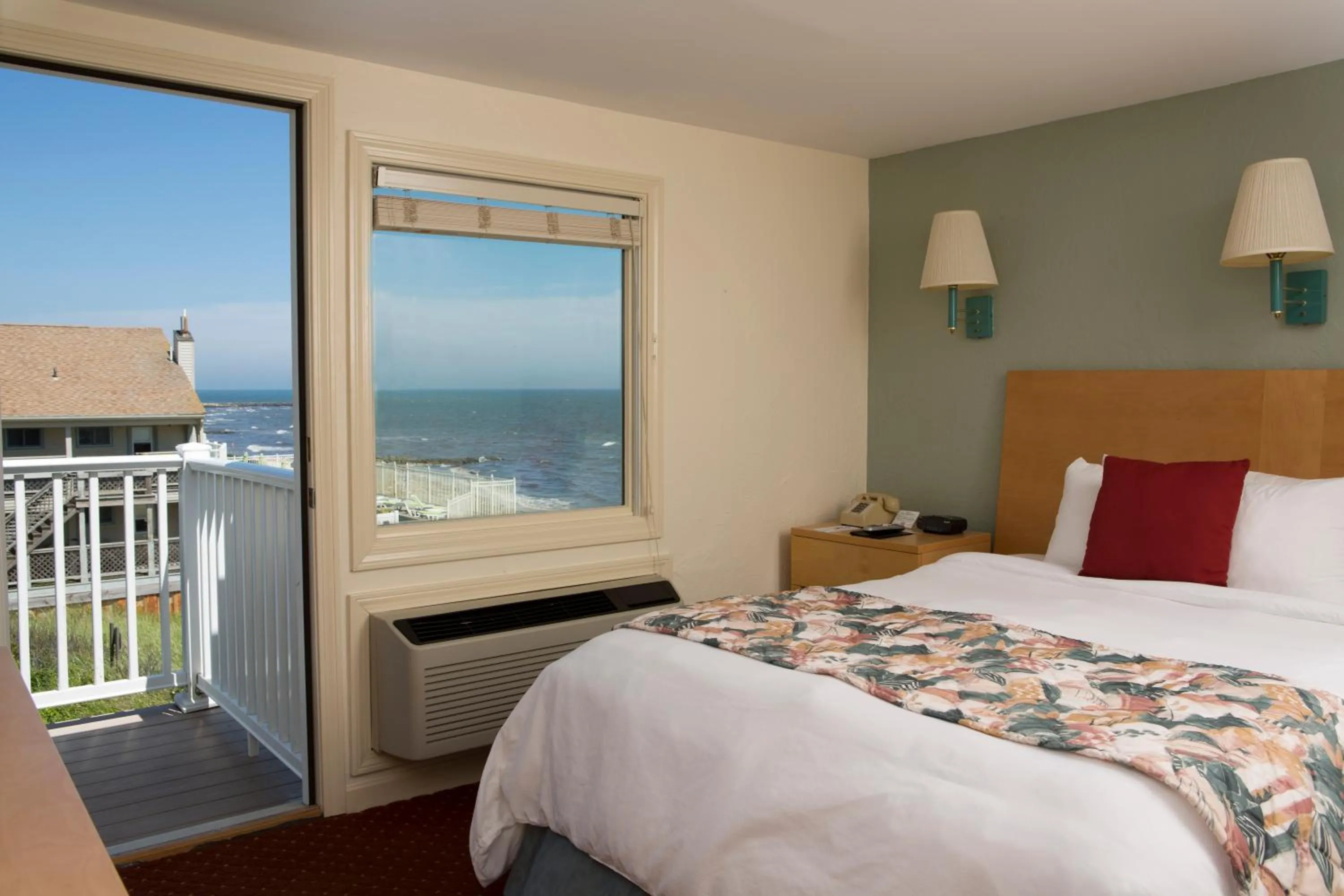 Day, Bed in The Corsair & Cross Rip Oceanfront