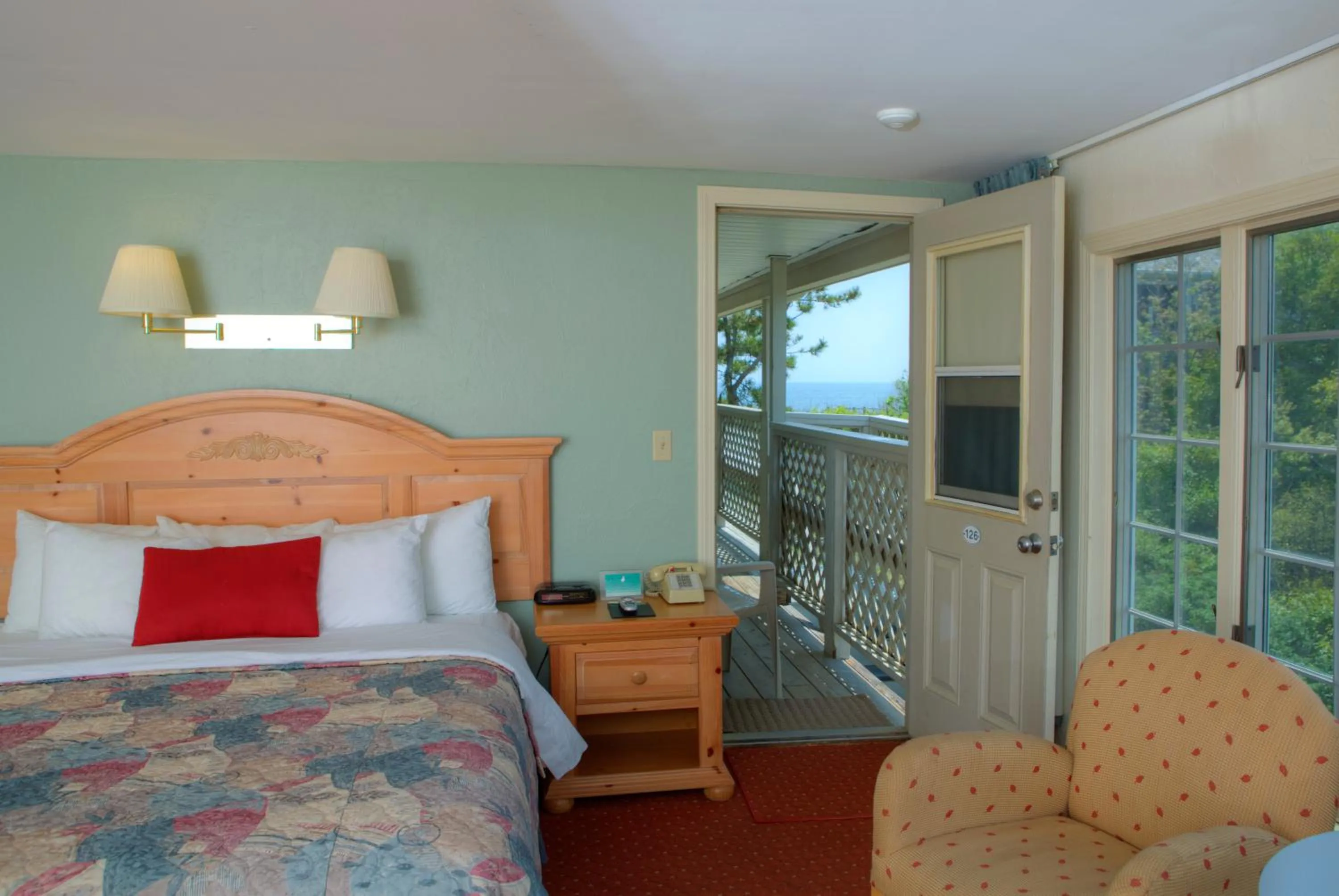 Bed in The Corsair & Cross Rip Oceanfront