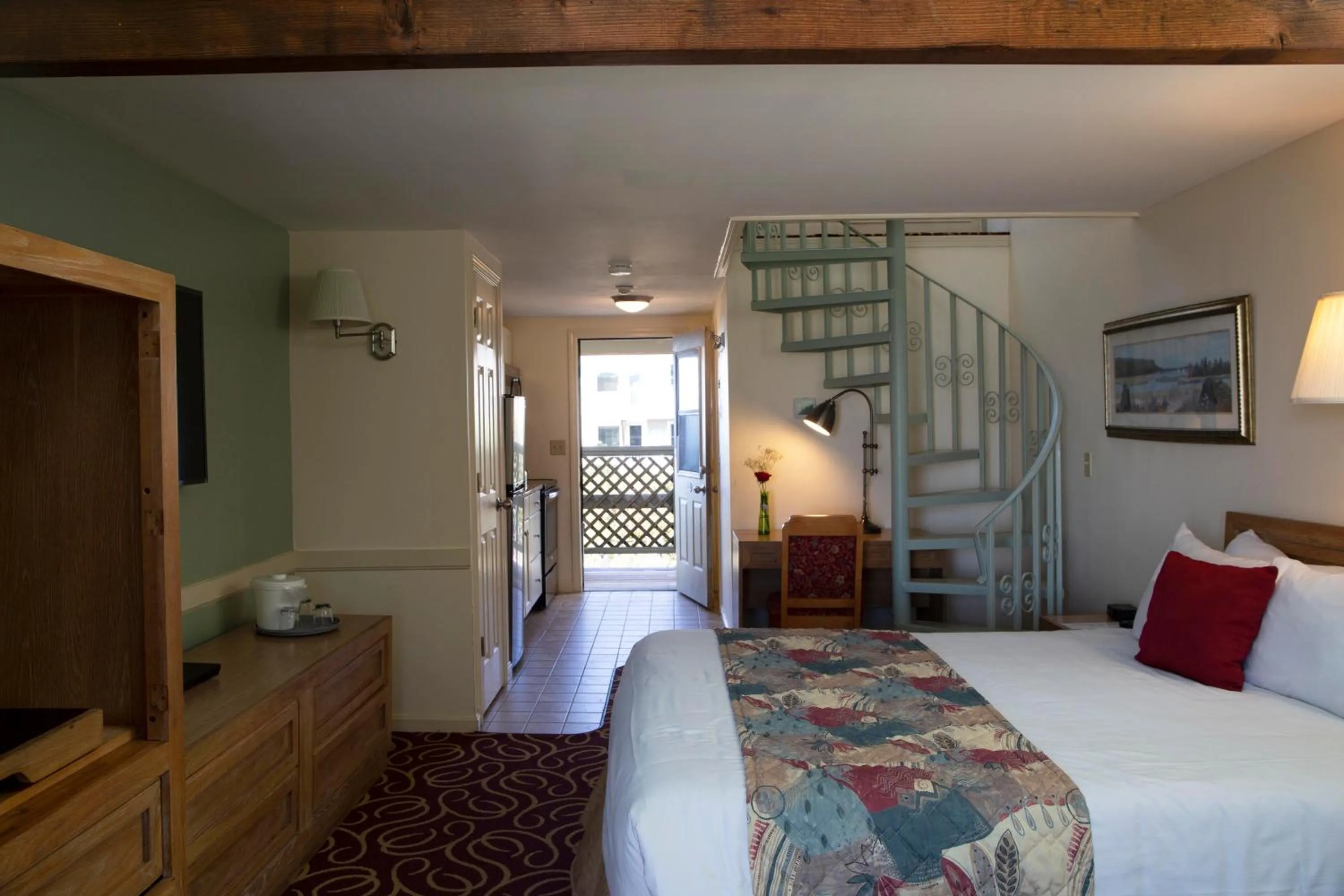 Bed in The Corsair & Cross Rip Oceanfront