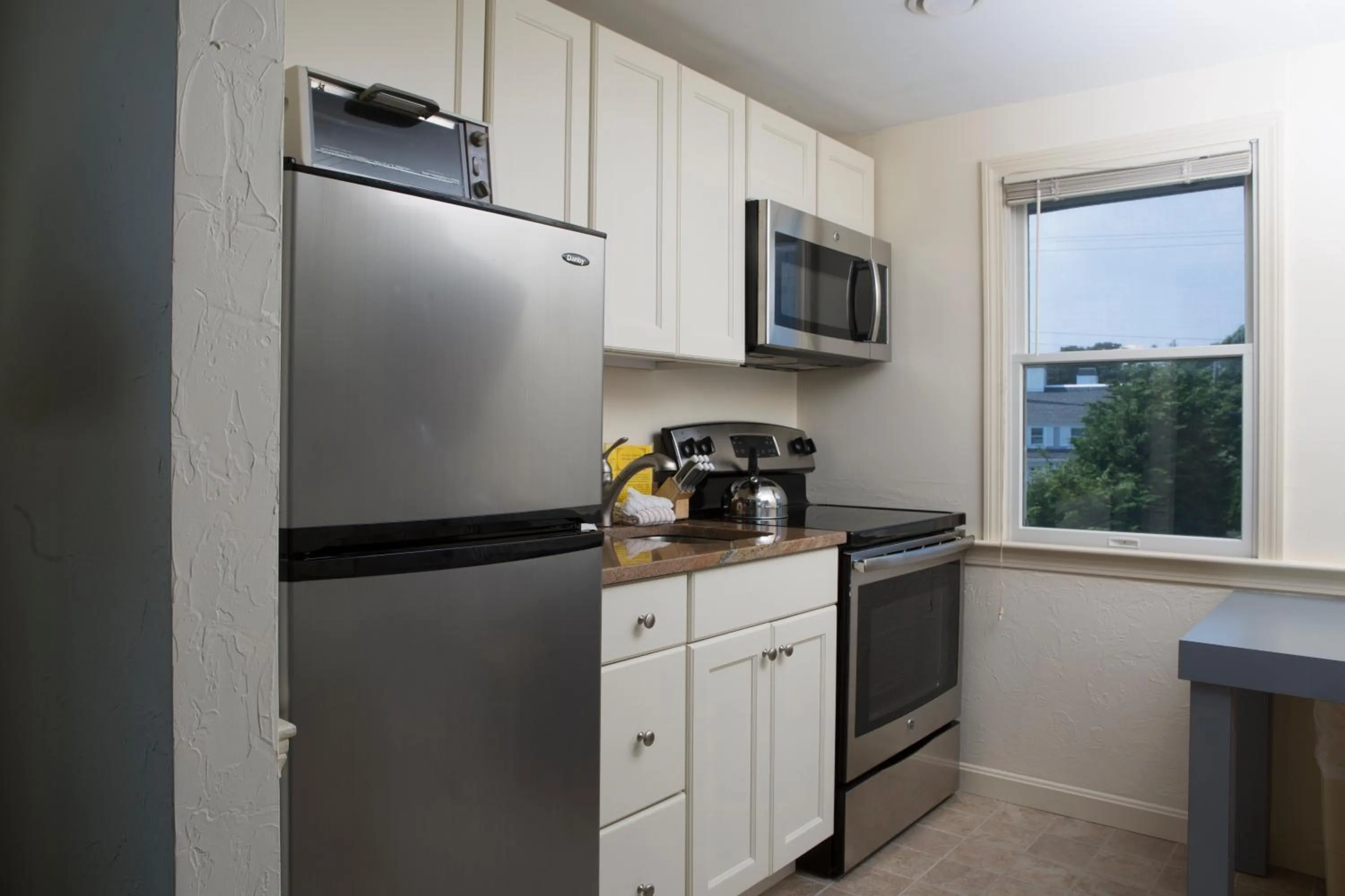 Coffee/tea facilities in The Corsair & Cross Rip Oceanfront