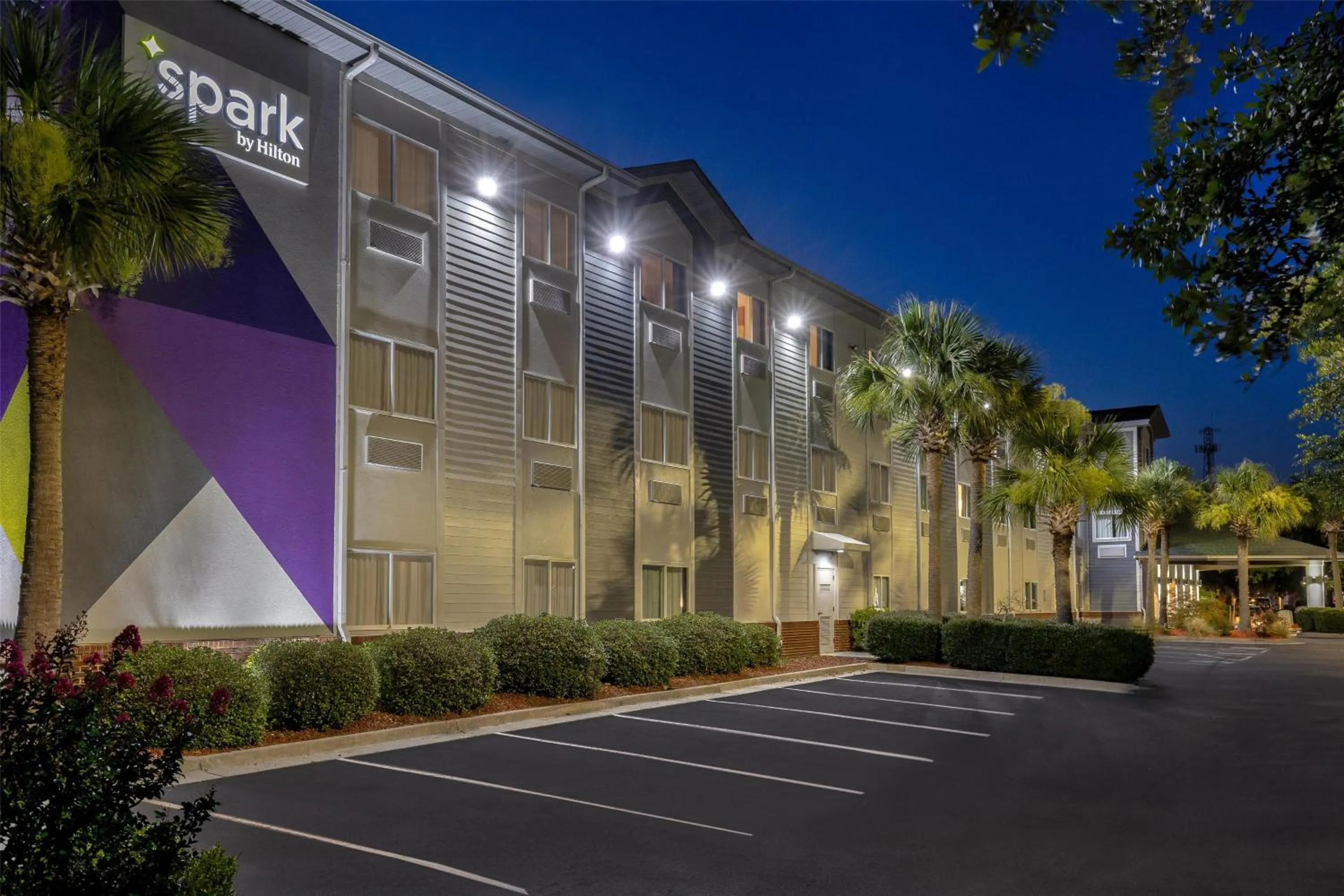 Property building in Spark By Hilton Wilmington Carolina Beach Rd