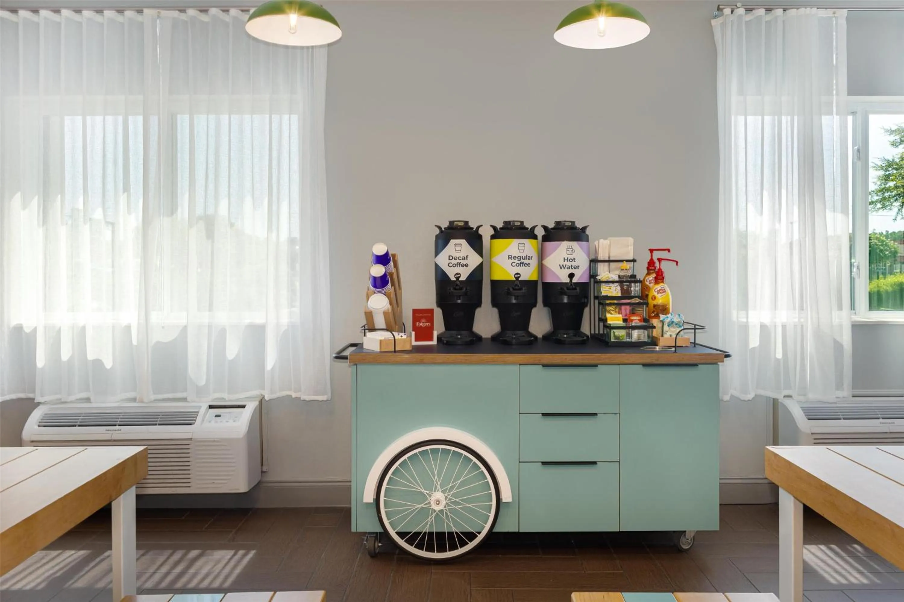 Lobby or reception, Bed in Spark By Hilton Wilmington Carolina Beach Rd