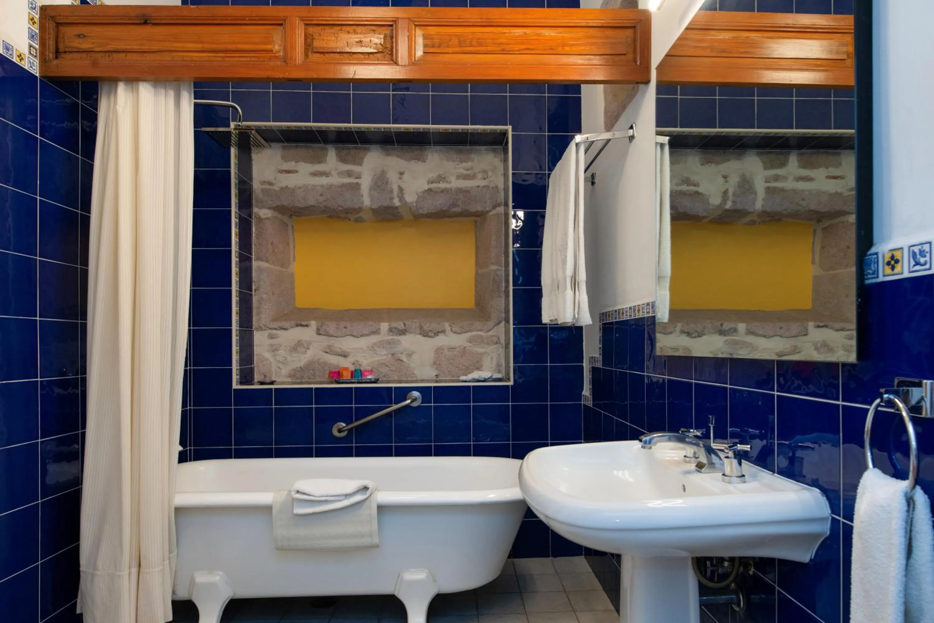 Bathroom in Hotel Los Juaninos