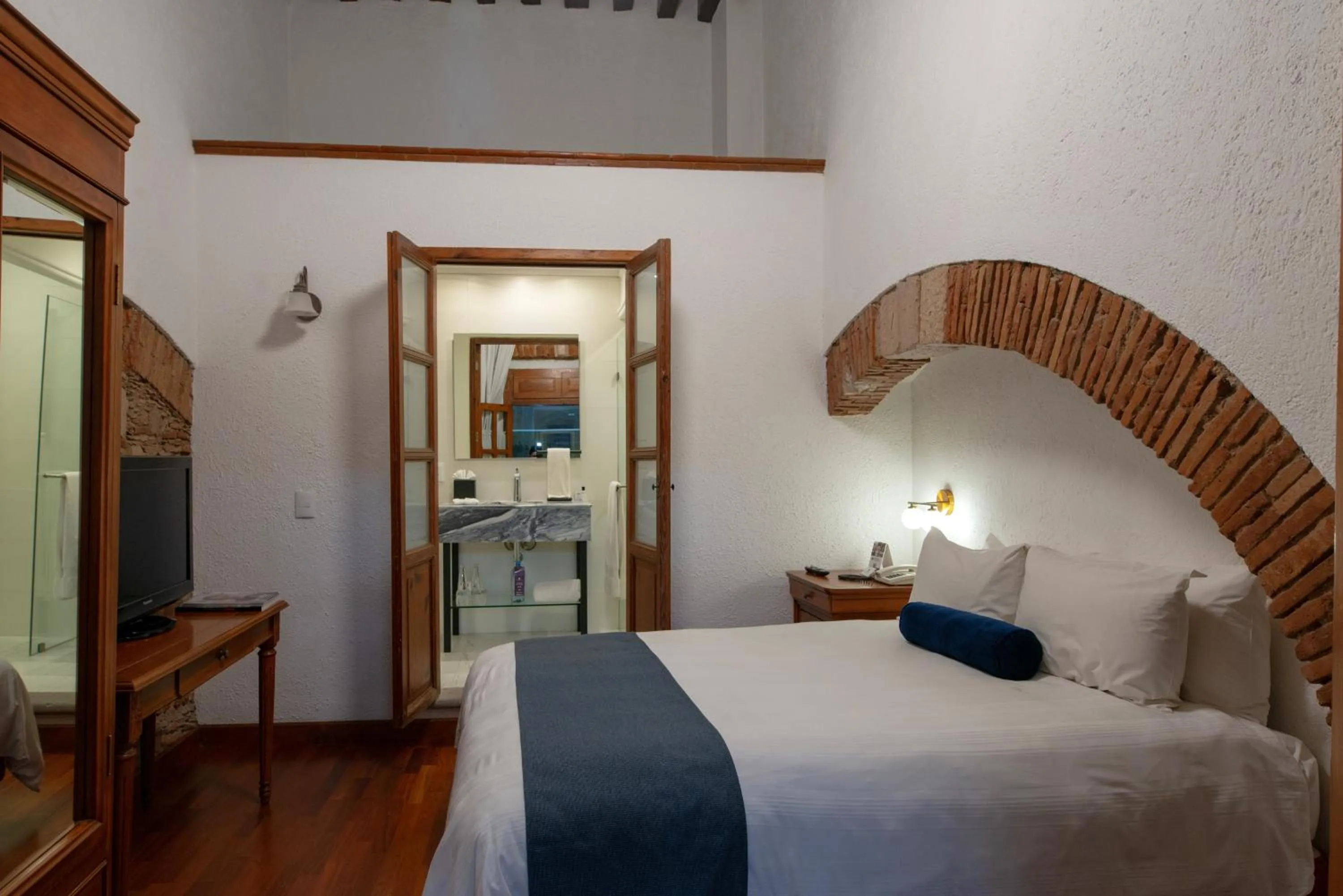 Photo of the whole room, Bed in Hotel Los Juaninos