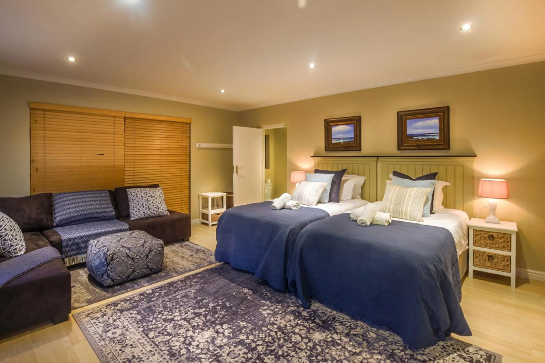 Photo of the whole room, Bed in Atlantic Bay Lodge