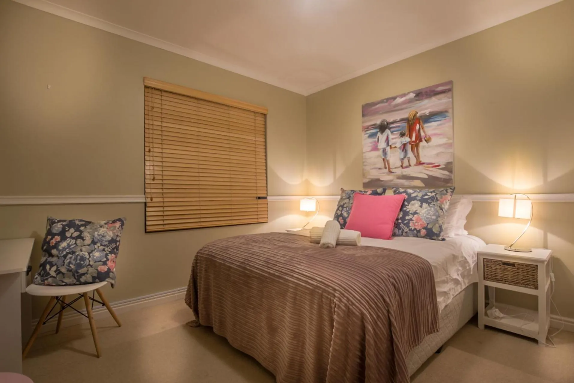 Photo of the whole room, Bed in Atlantic Bay Lodge