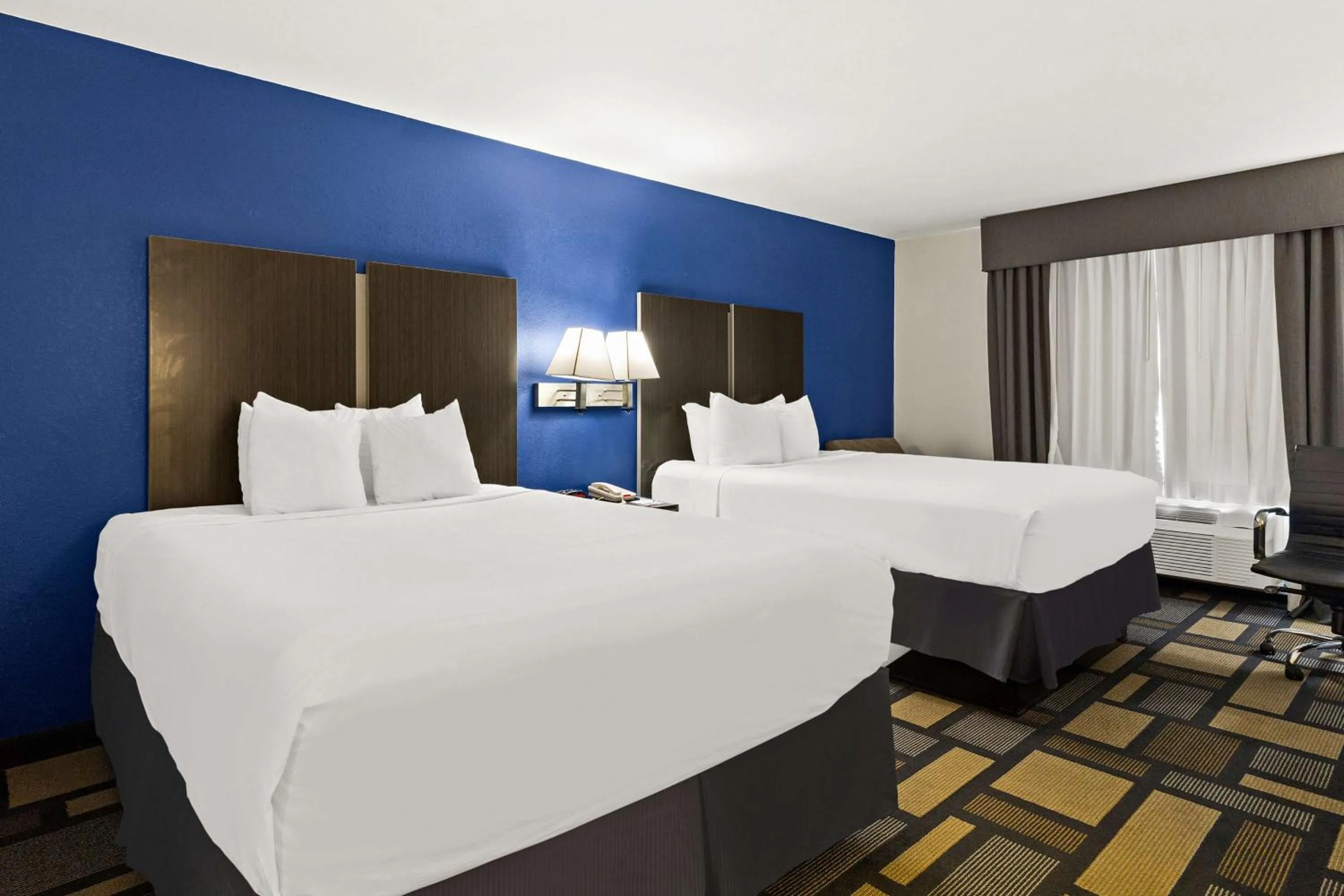 Bedroom, Bed in Best Western Galleria Inn & Suites