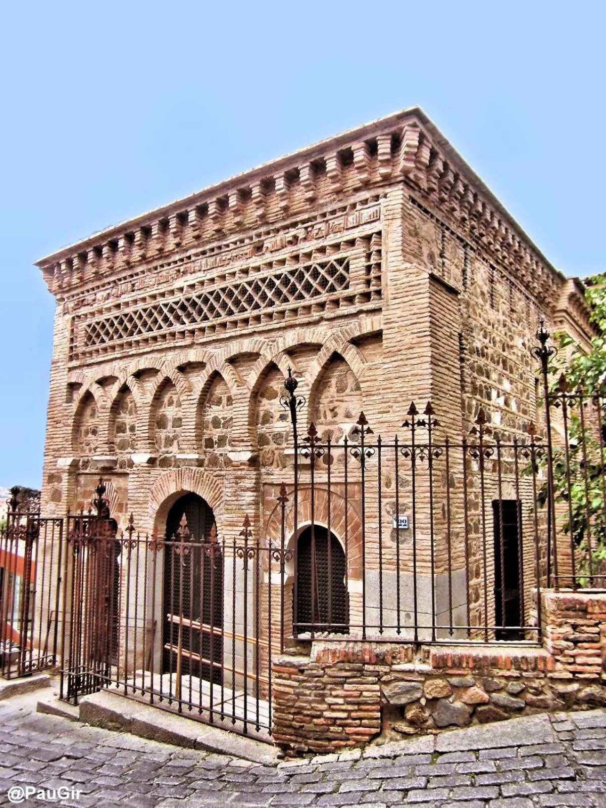 Property building in Casa del Vado