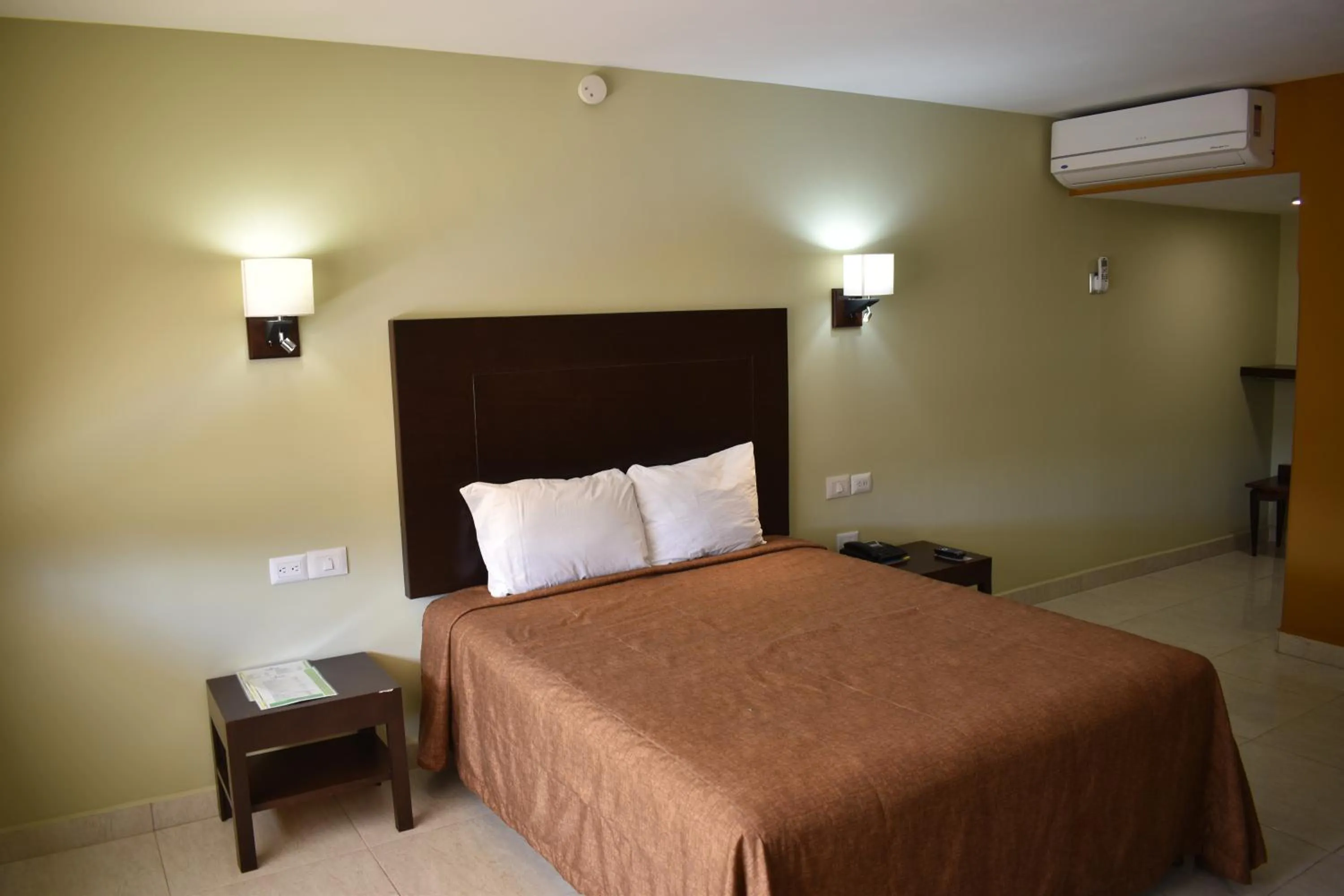 Bedroom, Bed in El Camino Hotel & Suites