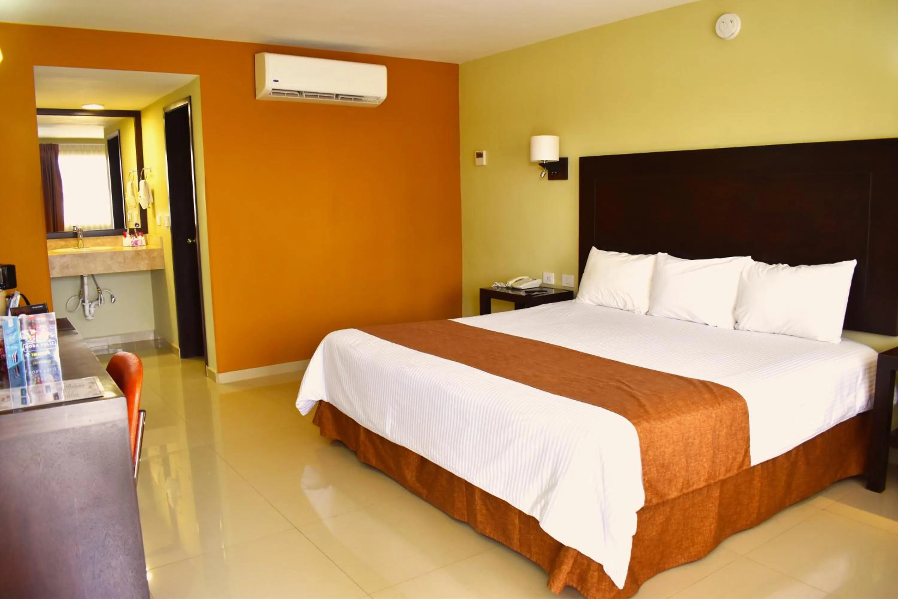 Bedroom, Bed in El Camino Hotel & Suites