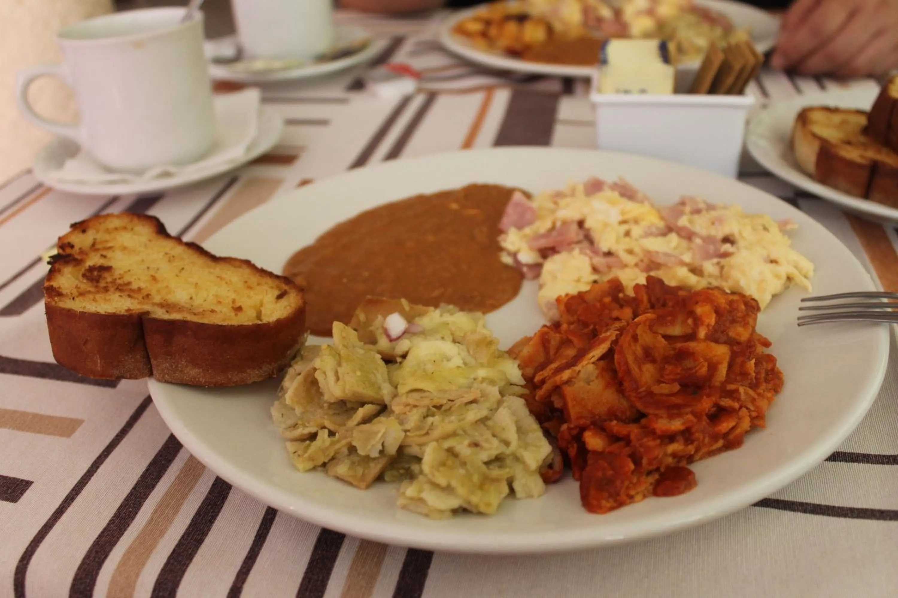 Breakfast in El Camino Hotel & Suites