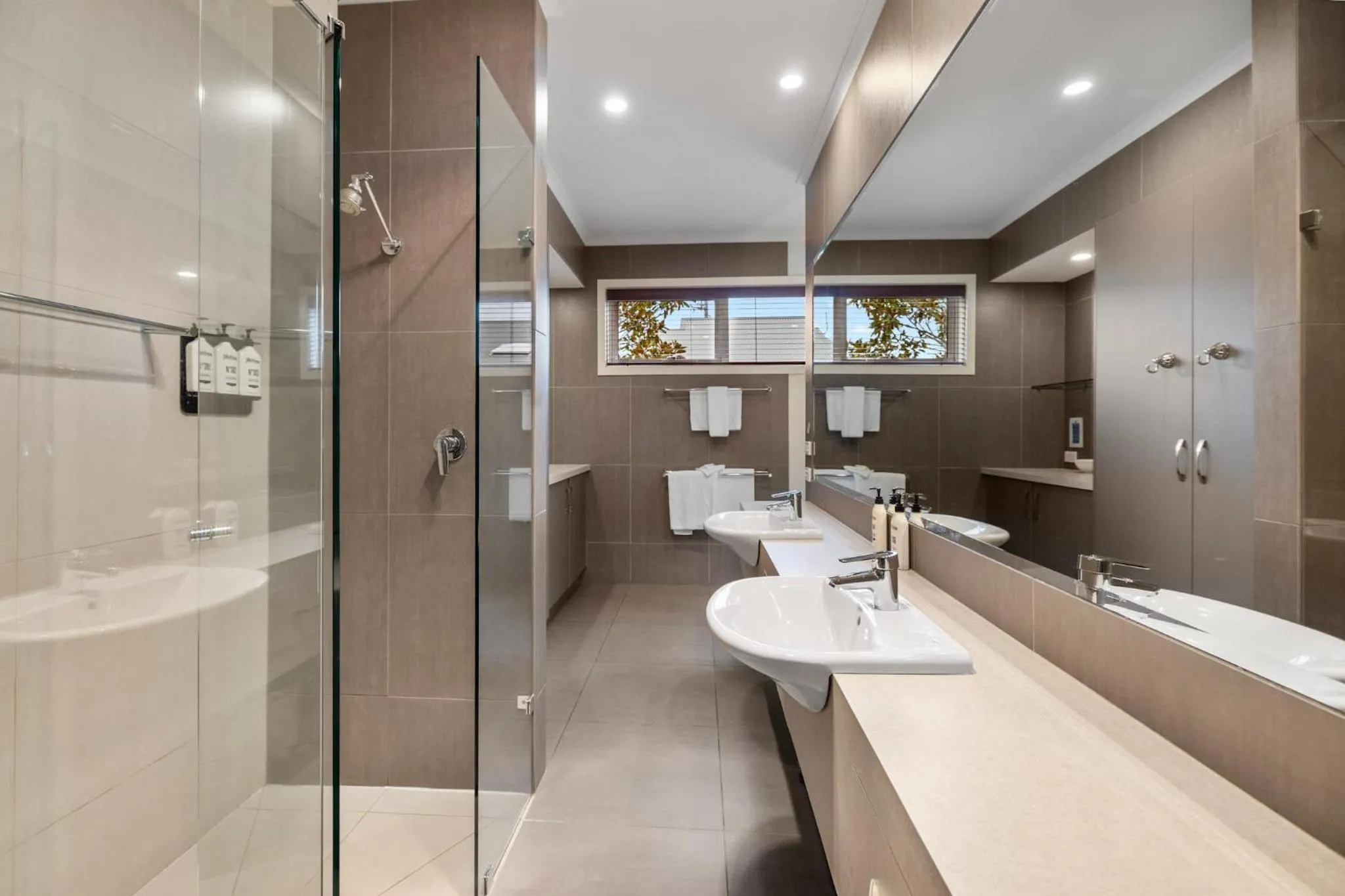 Toilet in Captain's at the Bay