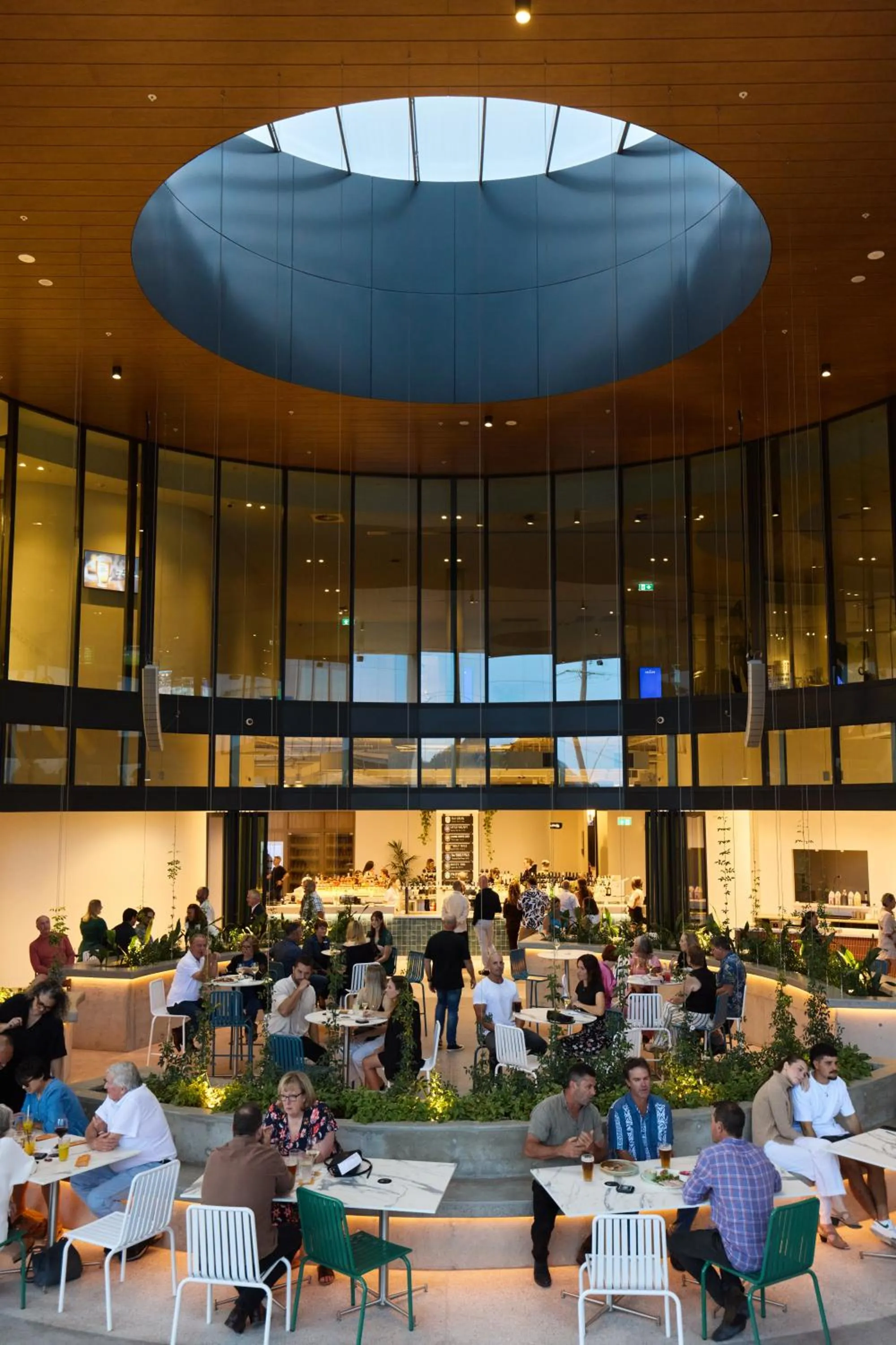 Restaurant/places to eat in The Galaxy Motel