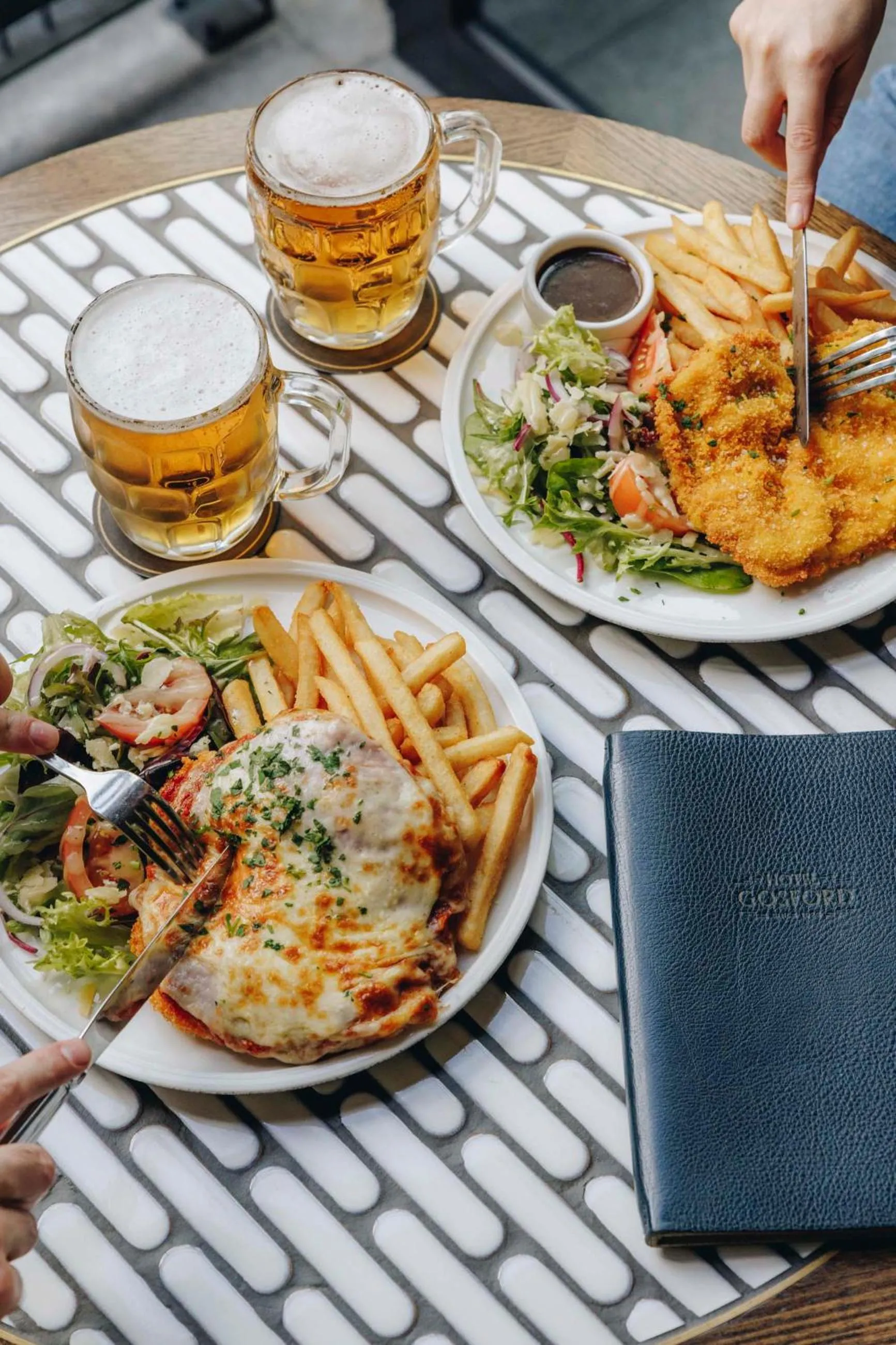 Food and drinks in Hotel Gosford