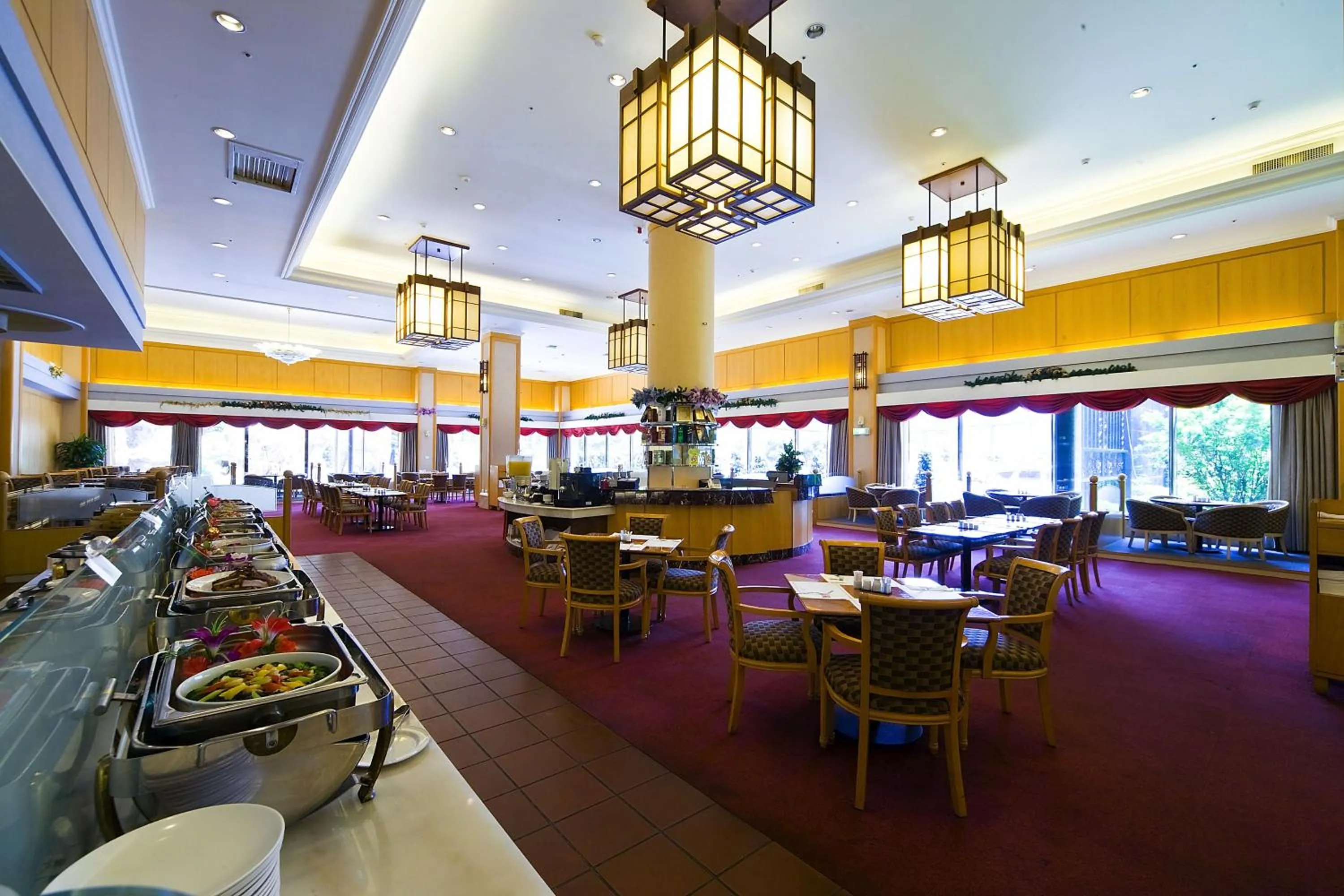 Restaurant/places to eat in Chuto Plaza Hotel