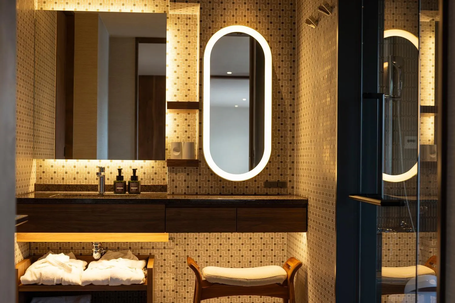 Photo of the whole room in Shimahana