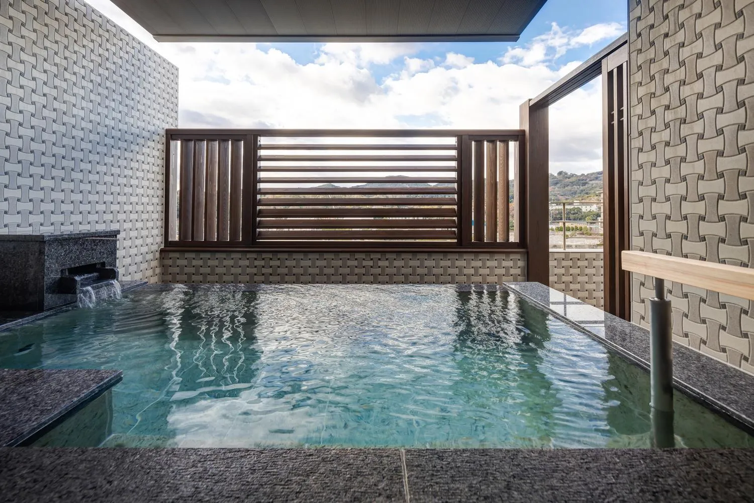 Open Air Bath in Shimahana