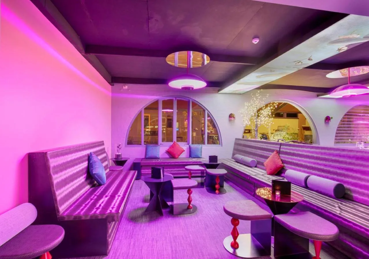 Restaurant/places to eat in The Metropolitan Spring Hill