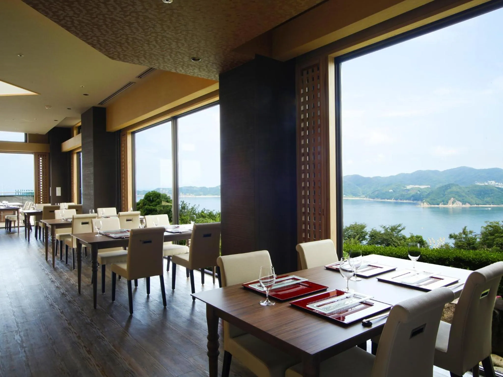 Restaurant/places to eat in Plaza Awajishima