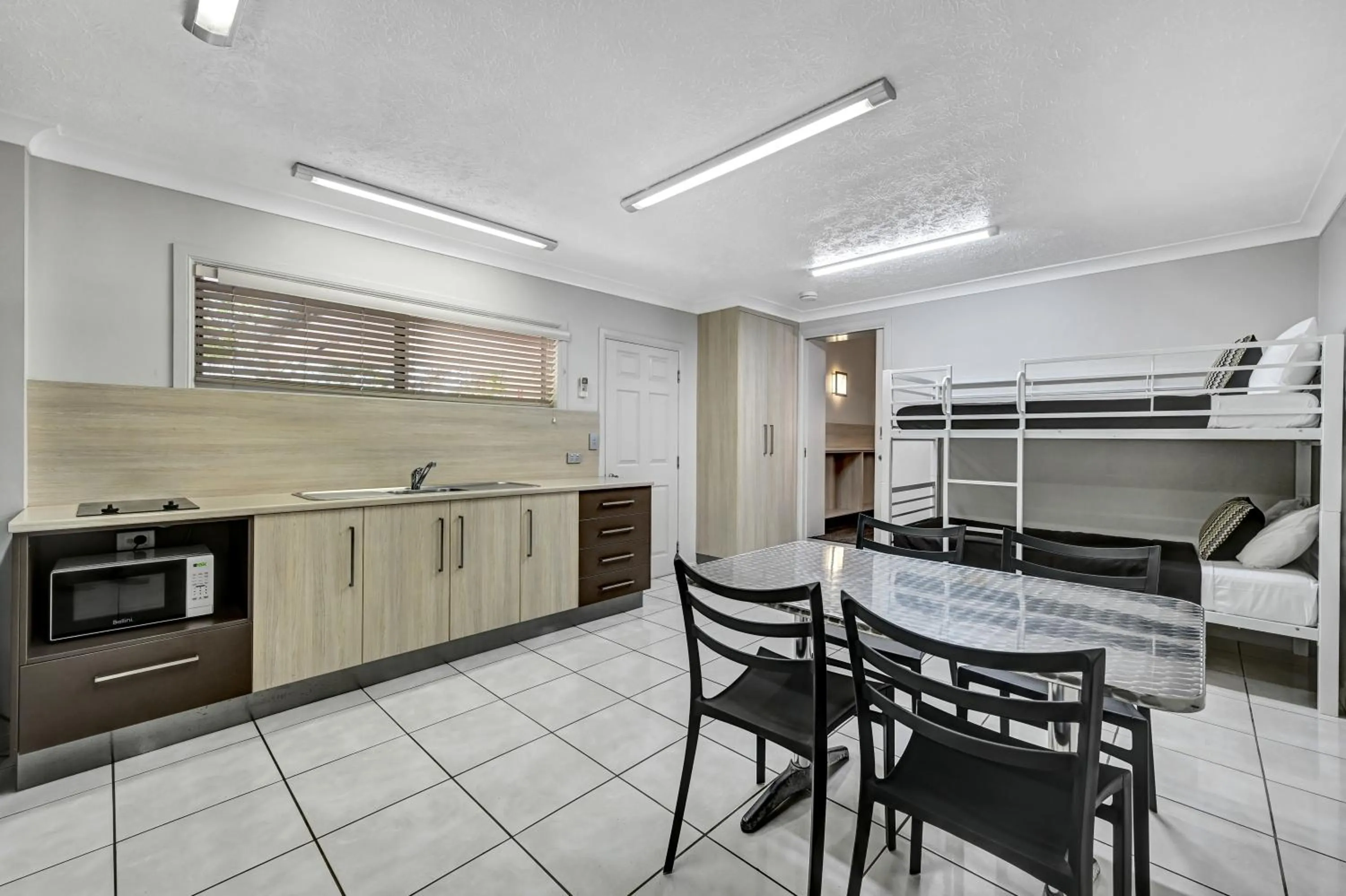 City Oasis Inn Townsville, SureStay Collection by BW