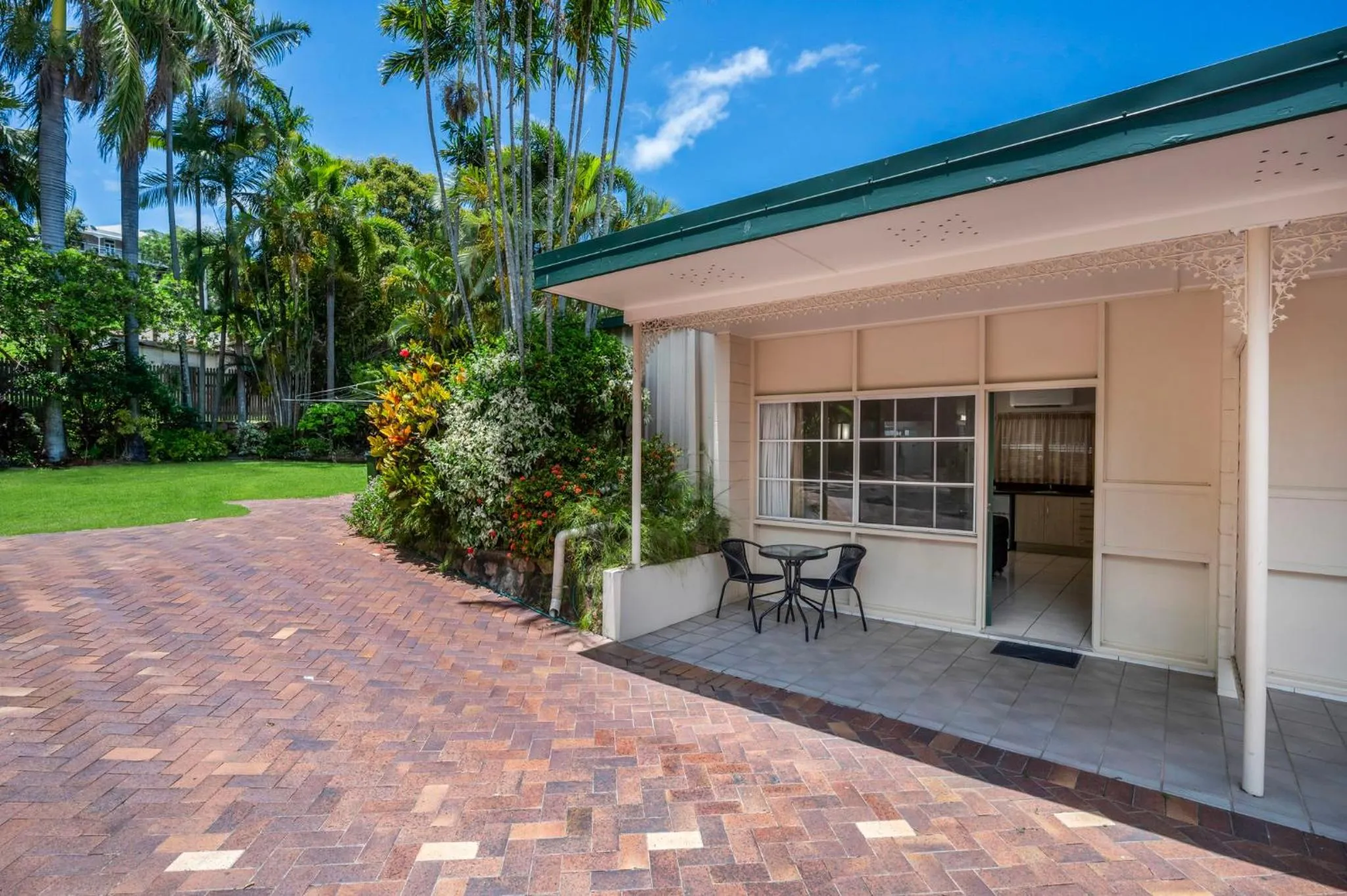 City Oasis Inn Townsville, SureStay Collection by BW