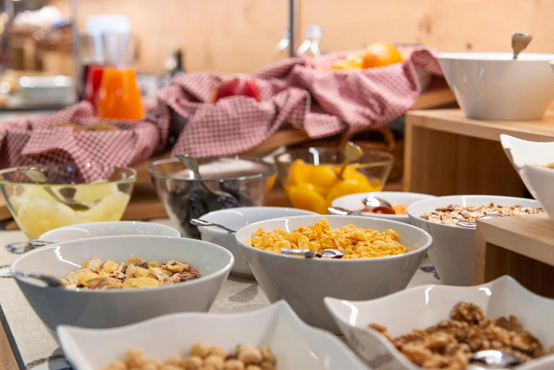 Buffet breakfast in Chalet Aster