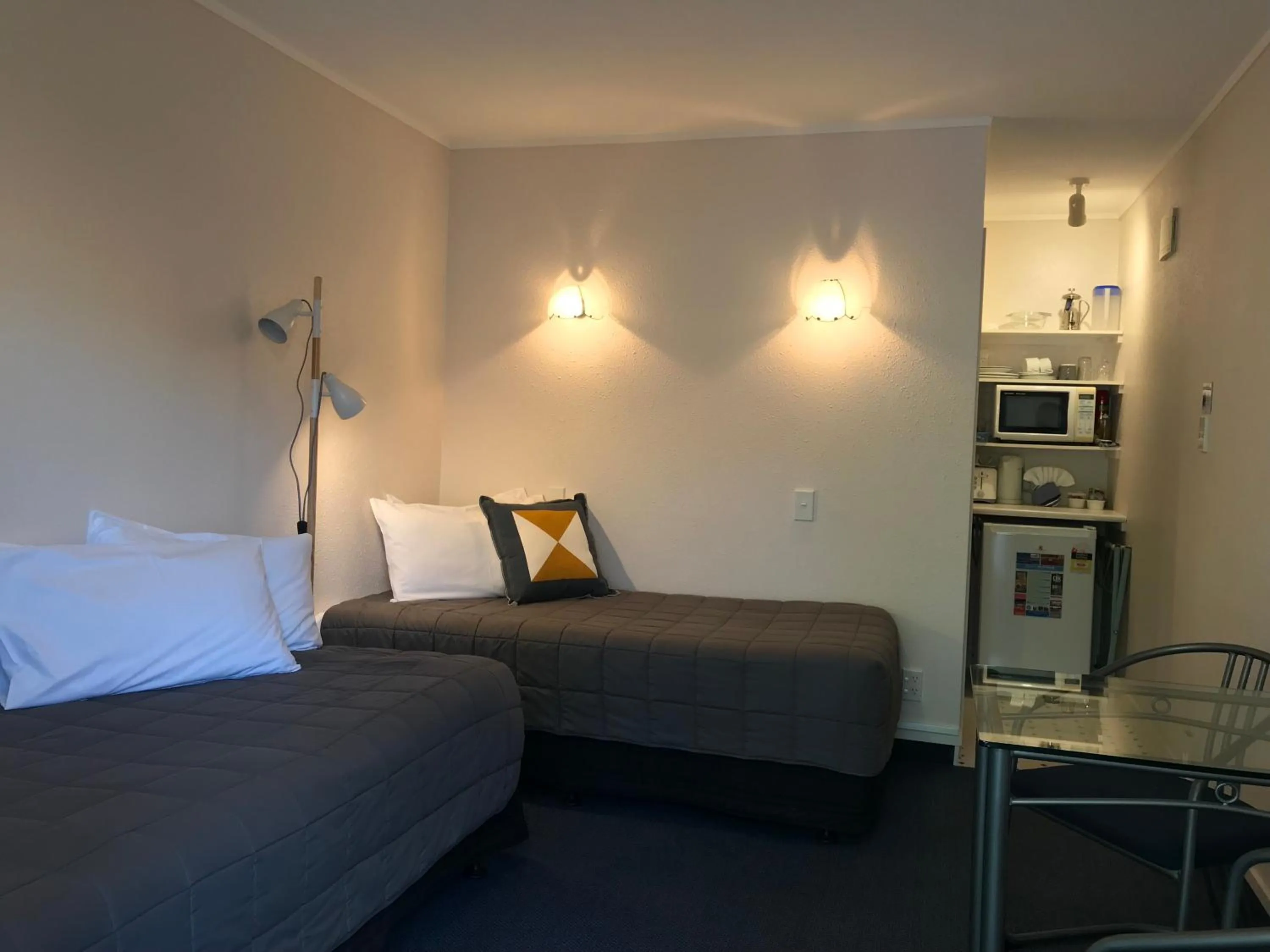 Bed in Edelweiss Motel