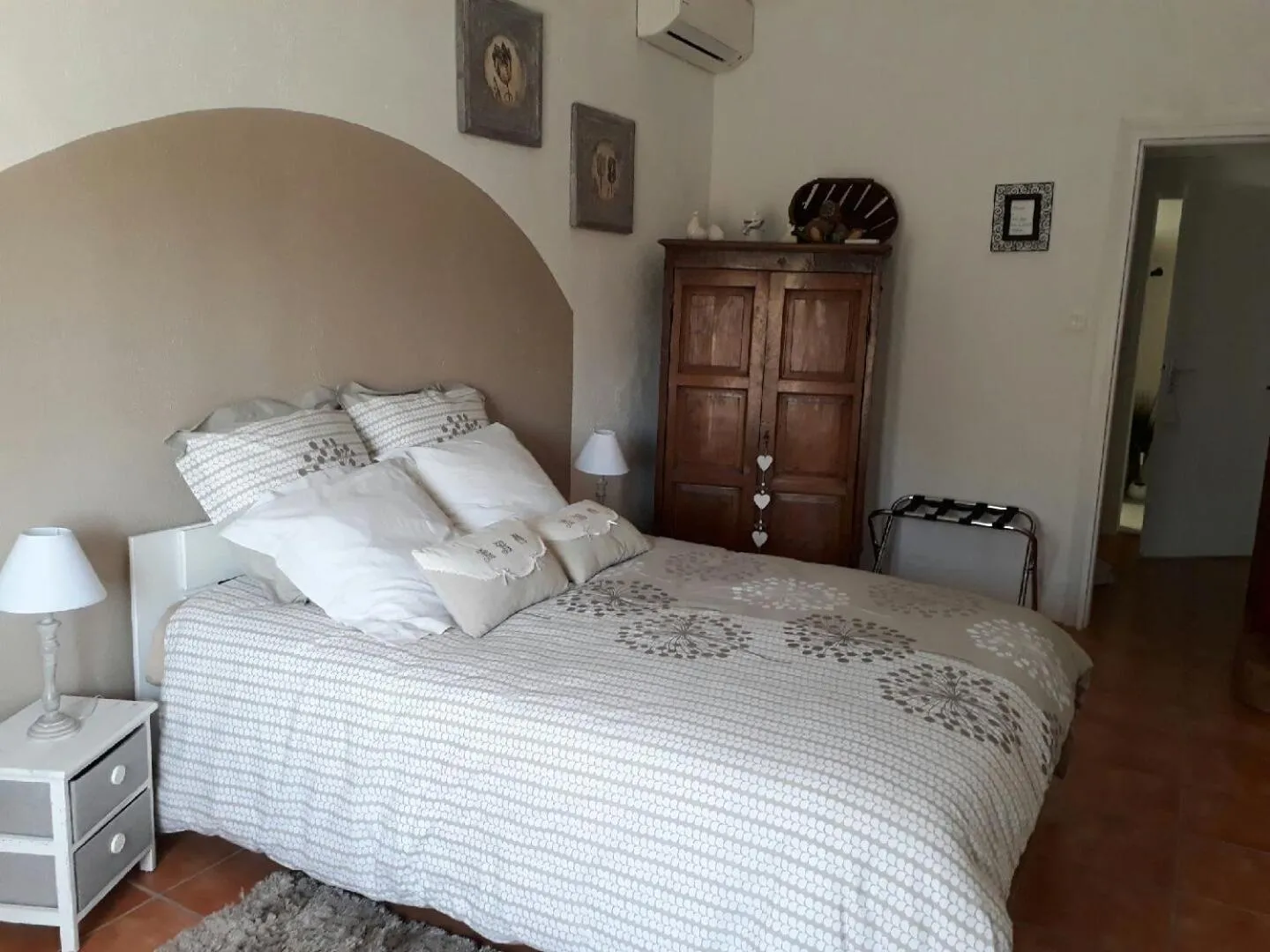Bed in La Colombe