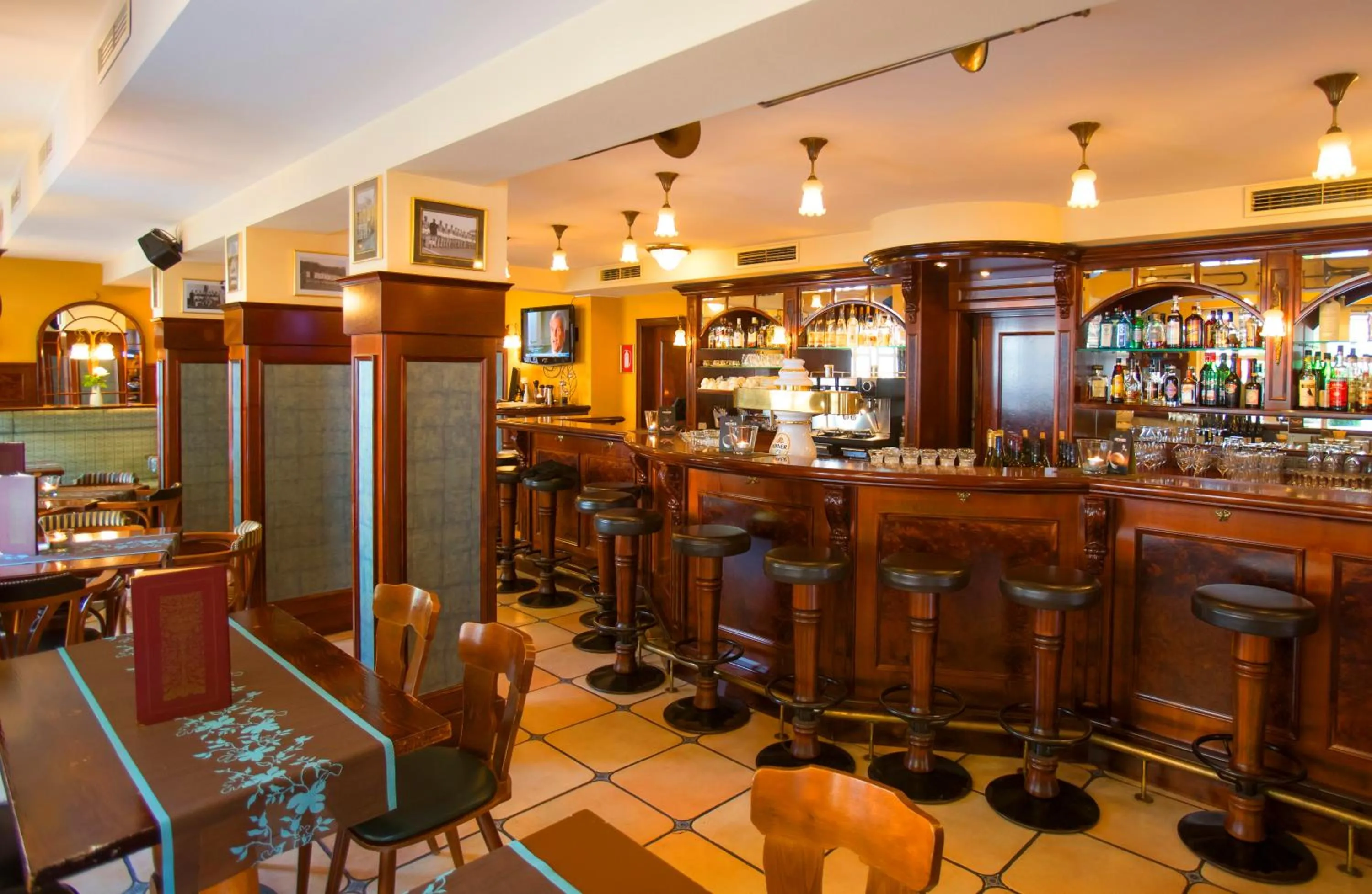 Restaurant/places to eat in Parkhotel Idar-Oberstein