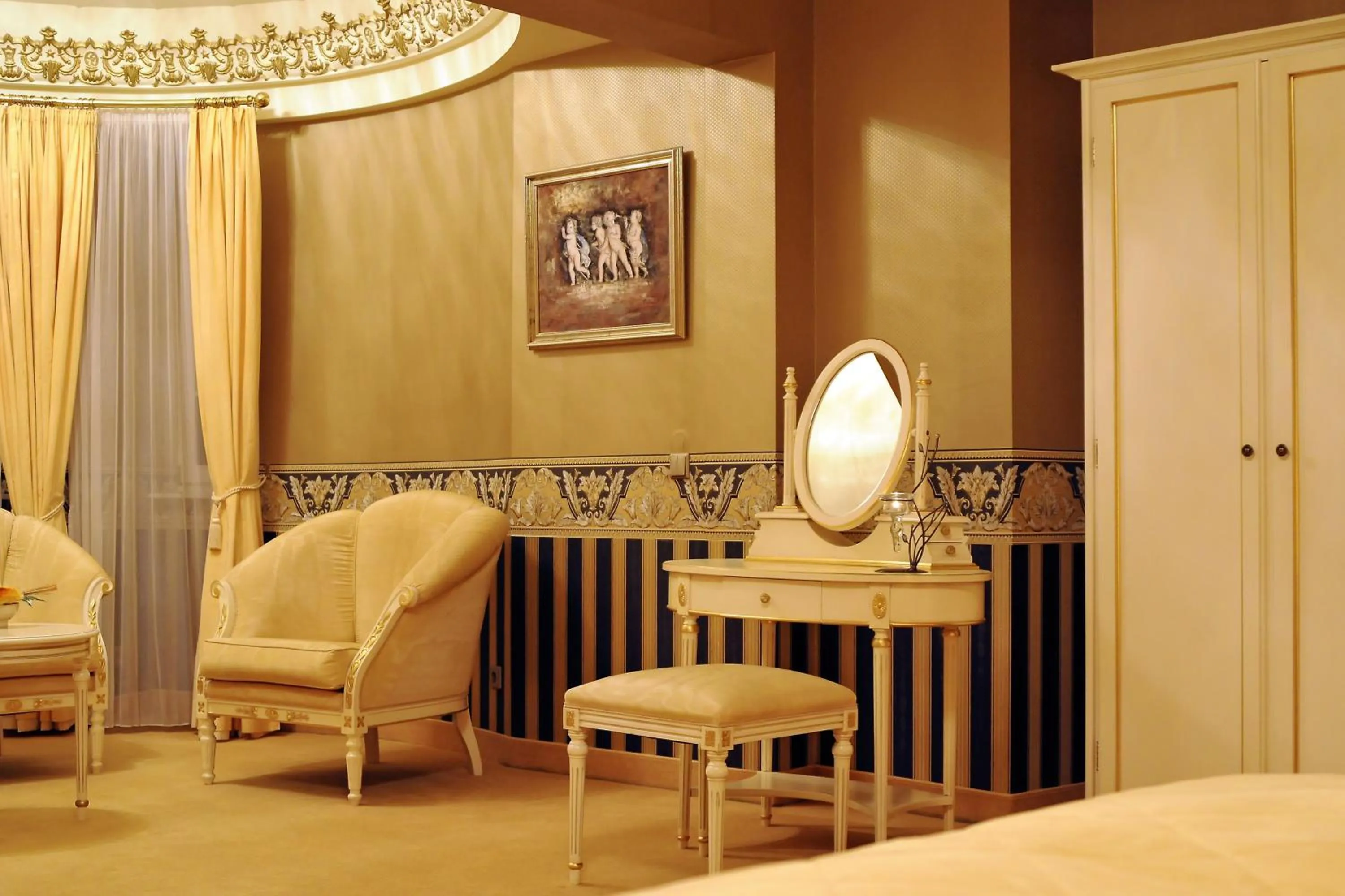 Decorative detail, Bed in Parkhotel Idar-Oberstein