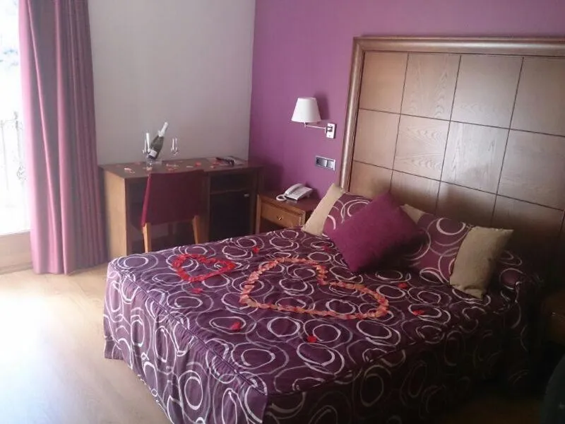 Bedroom, Bed in Hotel Casa Chuldian