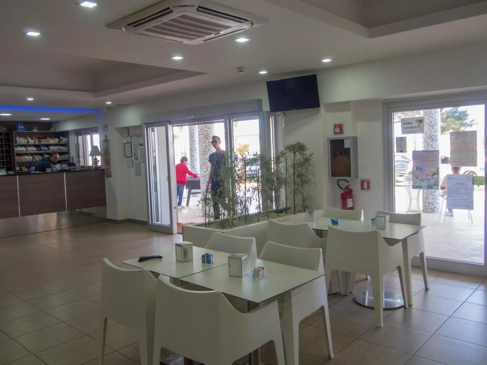 Restaurant/places to eat in Hotel Poseidon