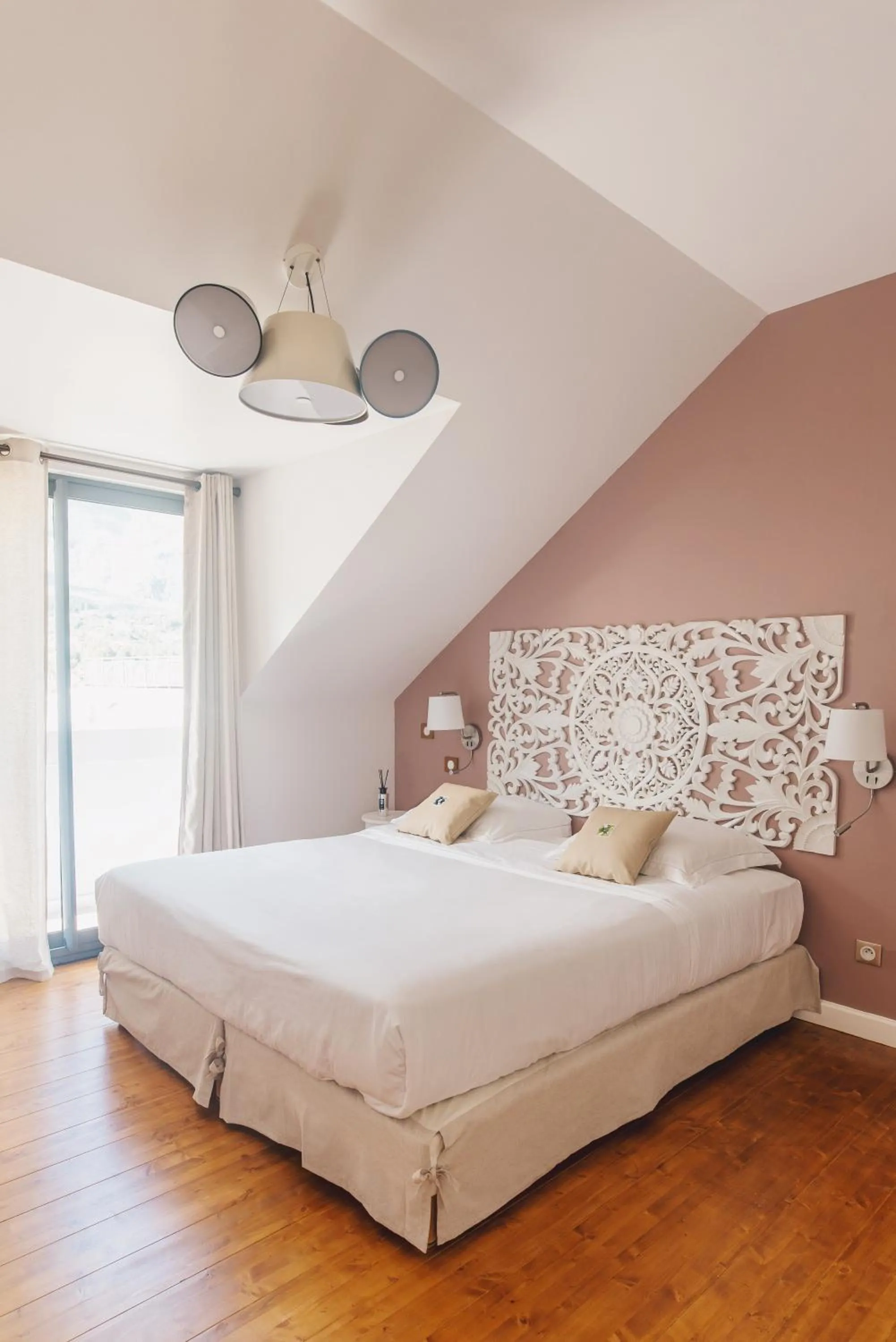 Bed in Tsilaosa Hôtel